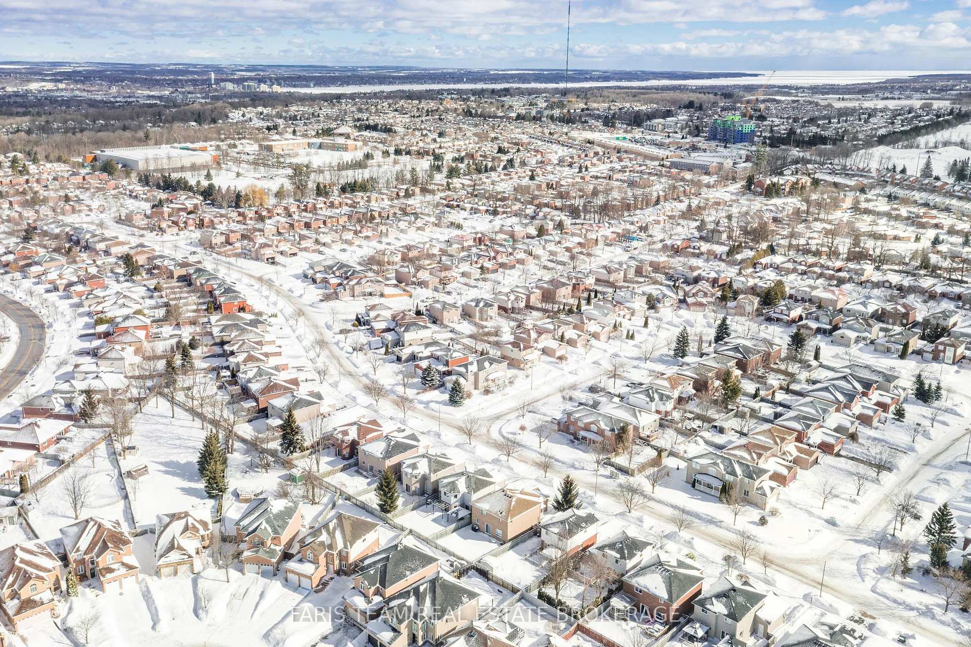 Photo 22 of 58 Girdwood Drive, Barrie, Holly — HOMEH