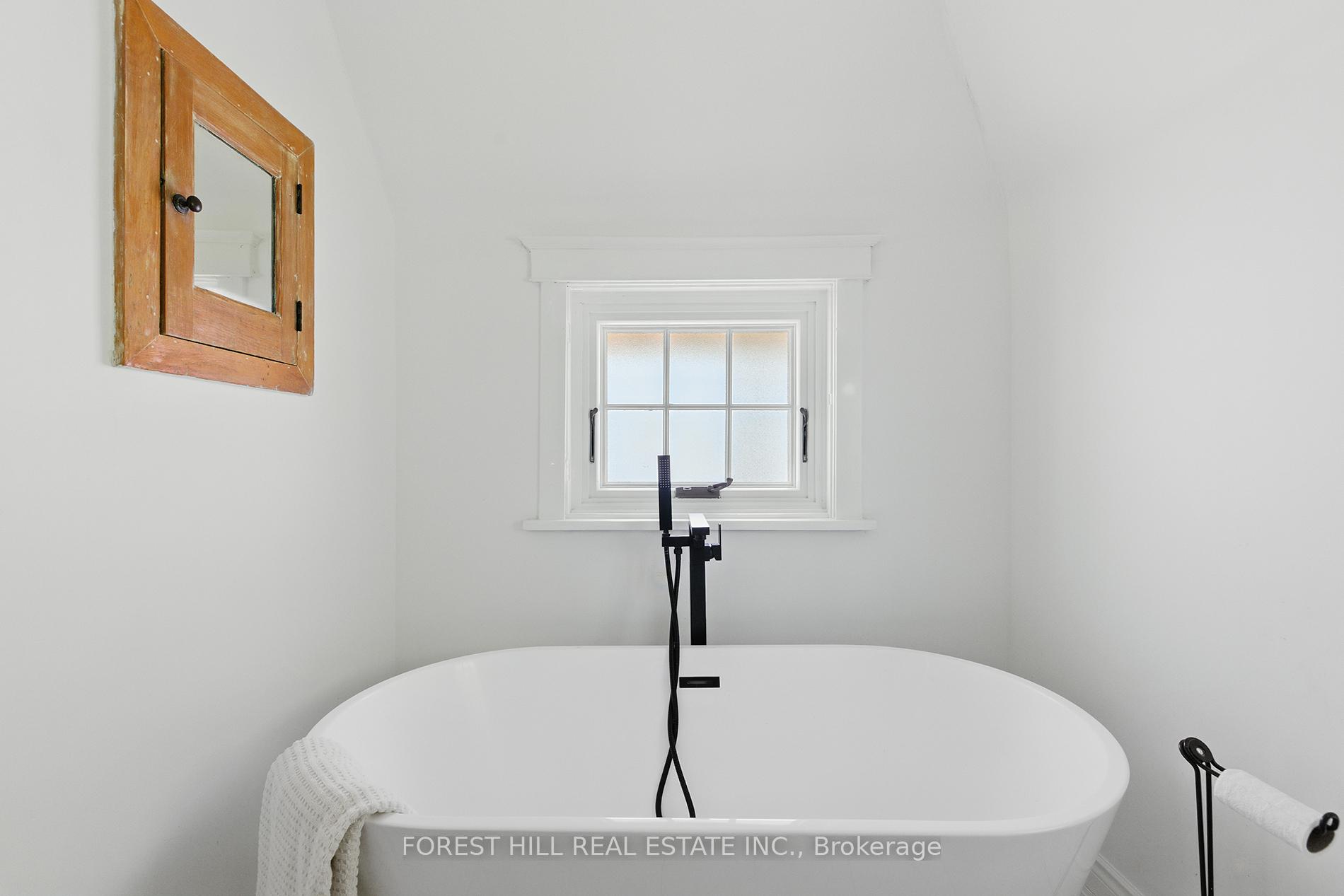 Photo 11 of 84 Hanson Street, Toronto, Woodbine Corridor — HOMEH