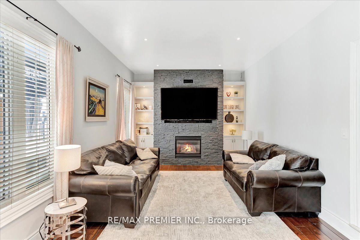 Photo 6 of 3 Pepin Court, Barrie, Innis-Shore — HOMEH