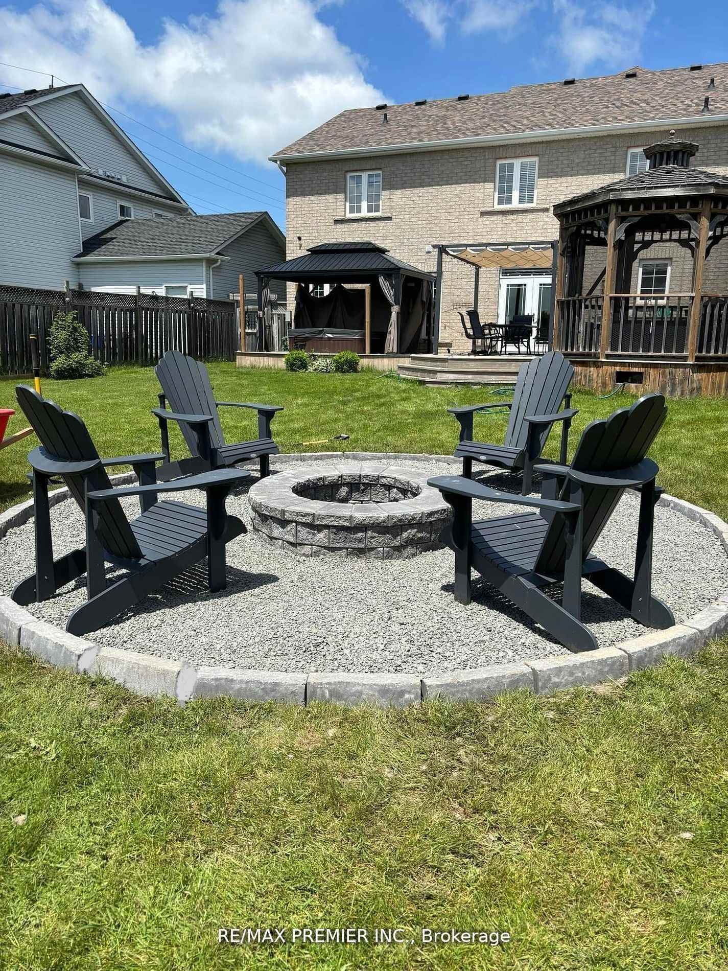 Photo 23 of 3 Pepin Court, Barrie, Innis-Shore — HOMEH
