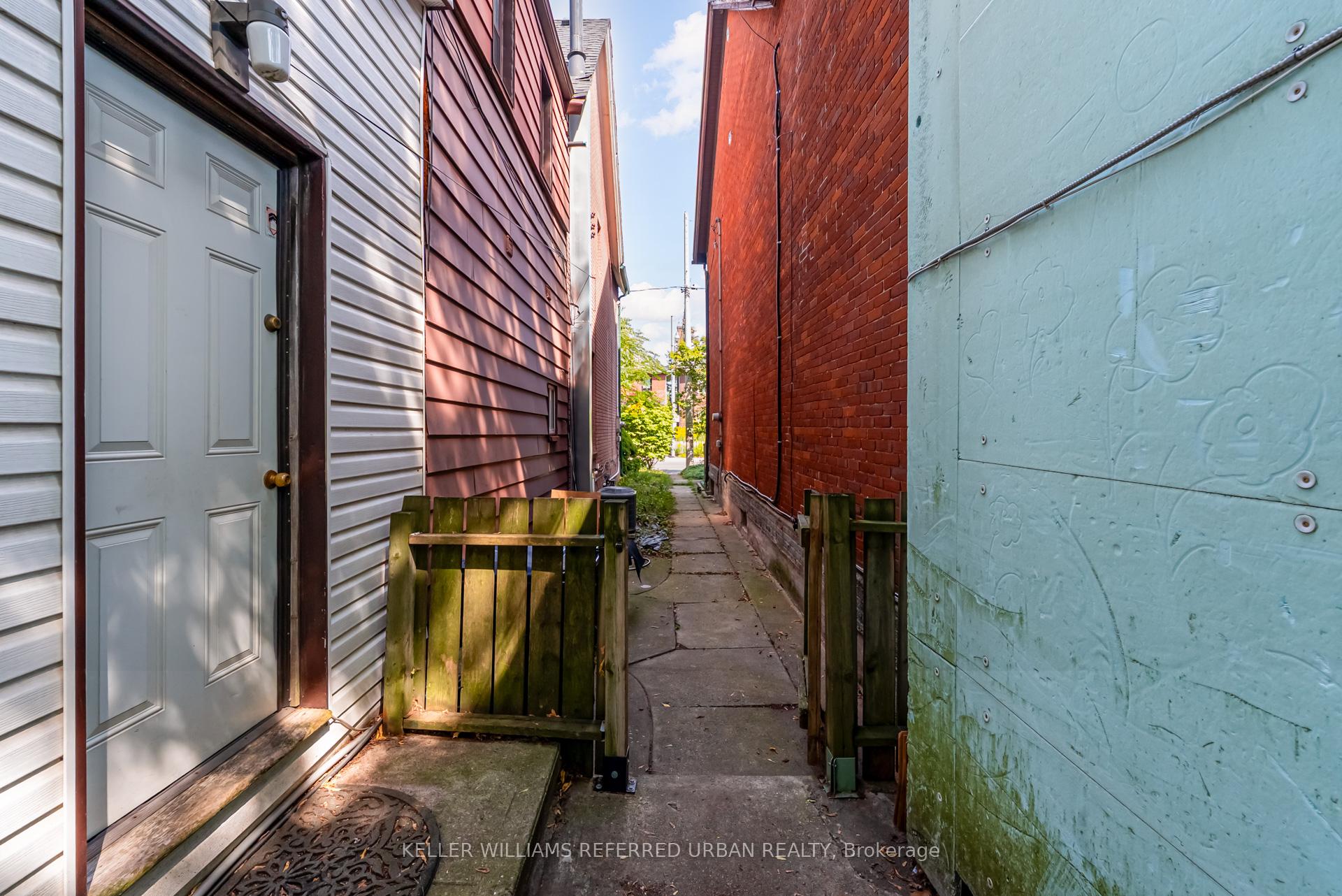 Photo 36 of 338 Main Street, Toronto, East End-Danforth — HOMEH