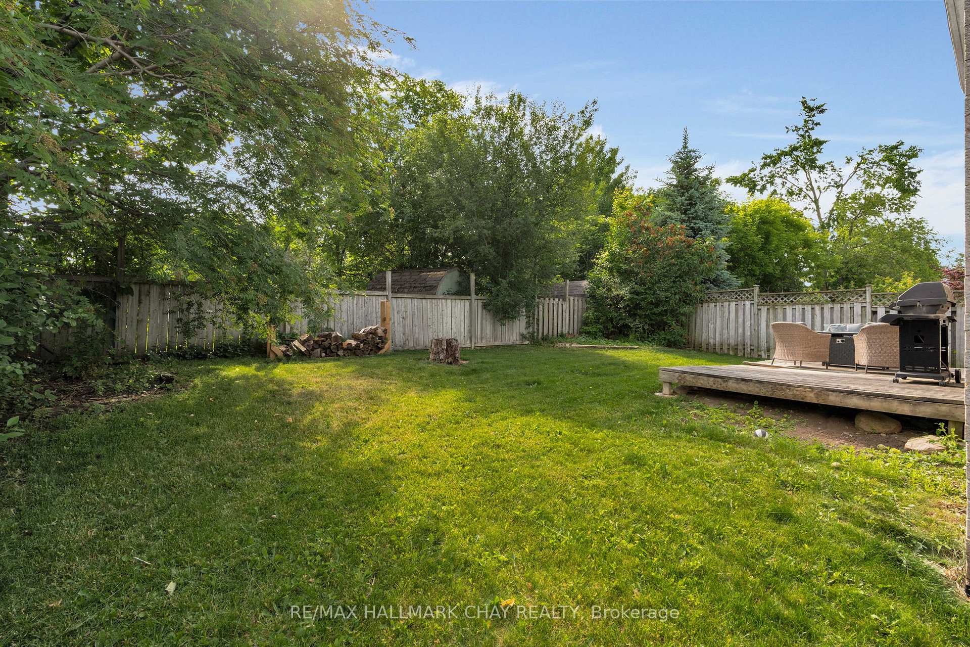 Photo 2 of 28 Draper Crescent, Barrie, Painswick North — HOMEH
