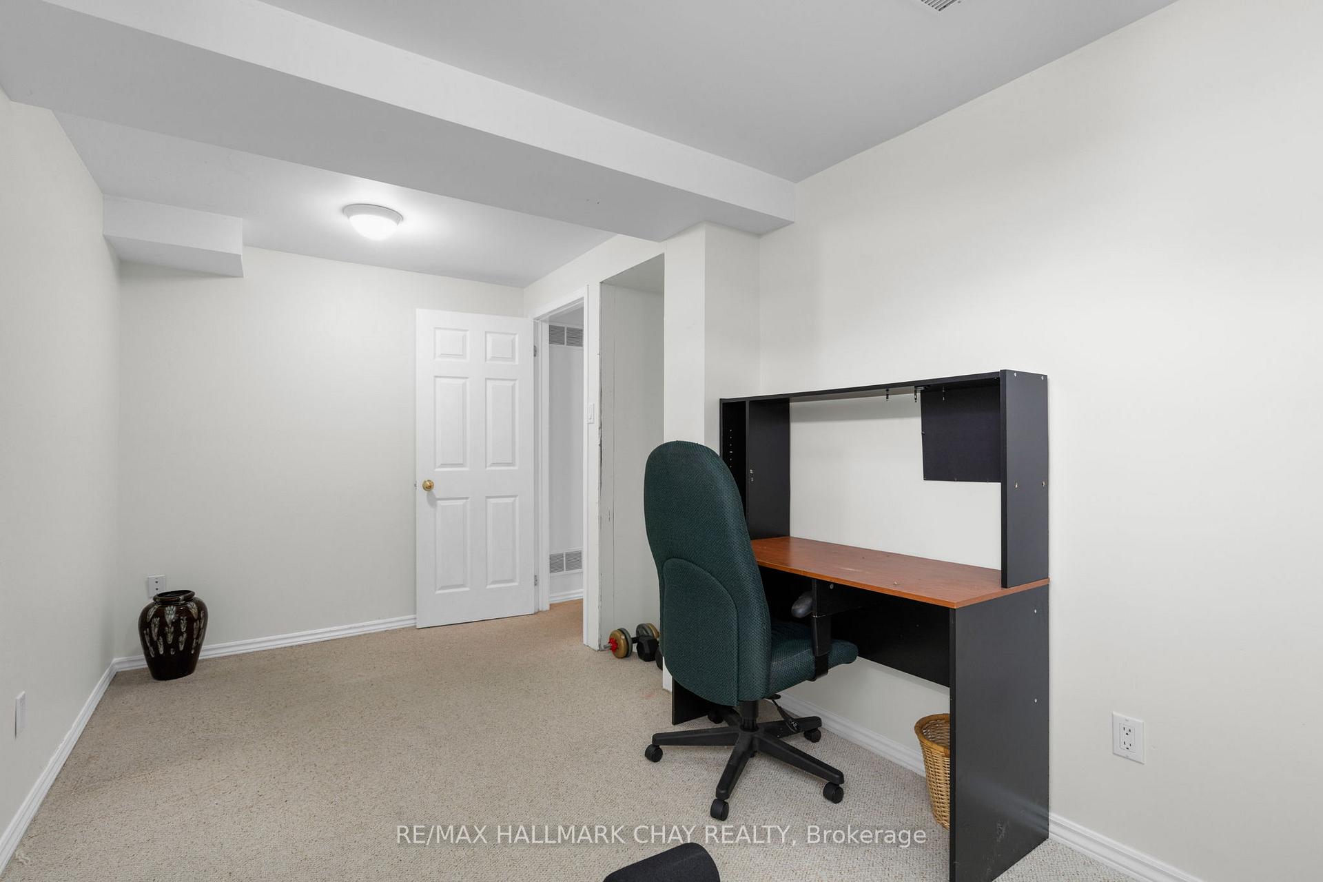 Photo 16 of 28 Draper Crescent, Barrie, Painswick North — HOMEH