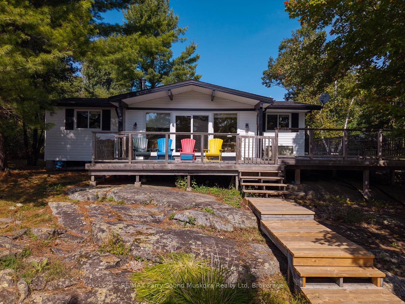 Photo 1 of 8 Marine Drive, McKellar — HOMEH