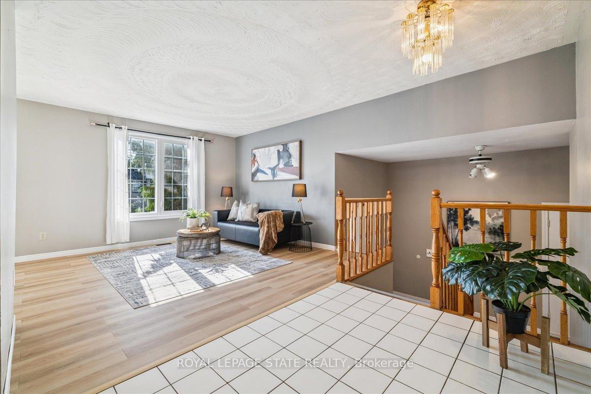 Photo 3 of 640 Cochrane Road, Hamilton, Rosedale — HOMEH