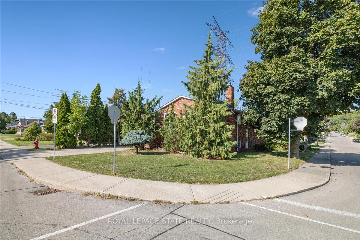 Photo 12 of 640 Cochrane Road, Hamilton, Rosedale — HOMEH