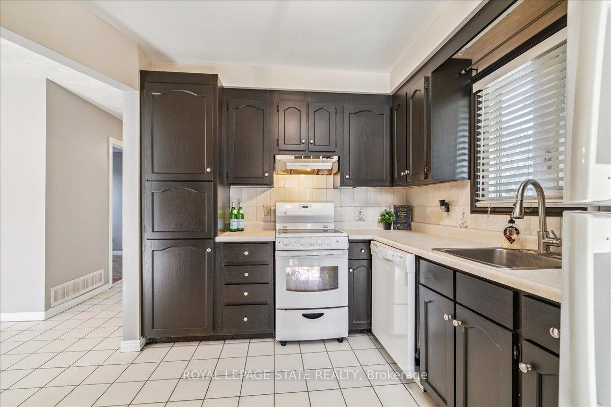 Photo 16 of 640 Cochrane Road, Hamilton, Rosedale — HOMEH