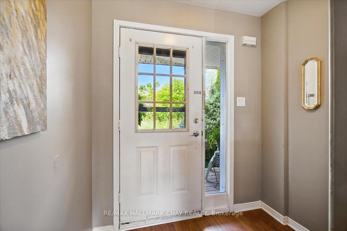 Photo 2 of 39 Lyfytt Crescent, Barrie, West Bayfield — HOMEH