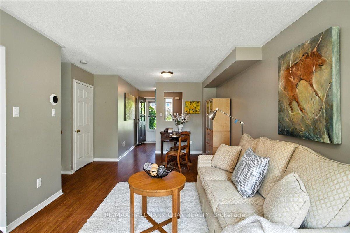 Photo 17 of 39 Lyfytt Crescent, Barrie, West Bayfield — HOMEH