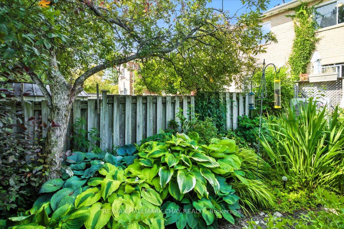 Photo 19 of 39 Lyfytt Crescent, Barrie, West Bayfield — HOMEH