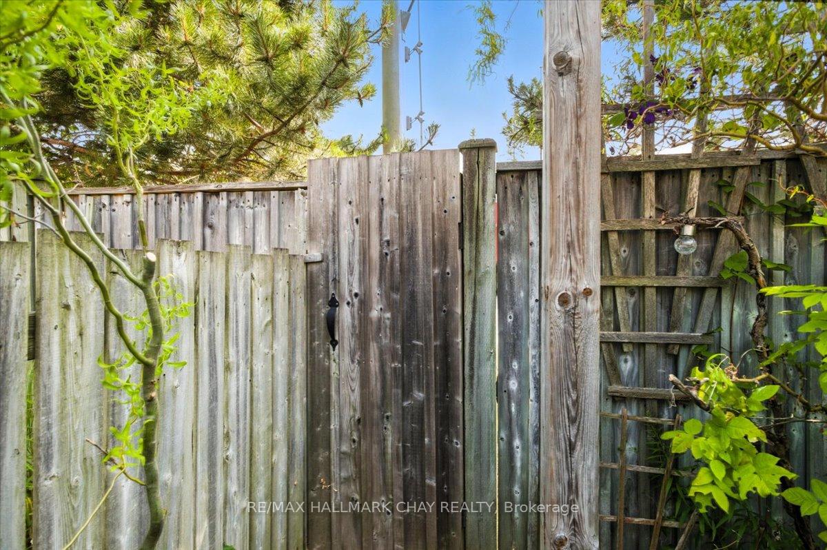 Photo 26 of 39 Lyfytt Crescent, Barrie, West Bayfield — HOMEH