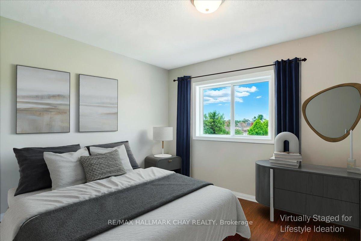 Photo 24 of 39 Lyfytt Crescent, Barrie, West Bayfield — HOMEH