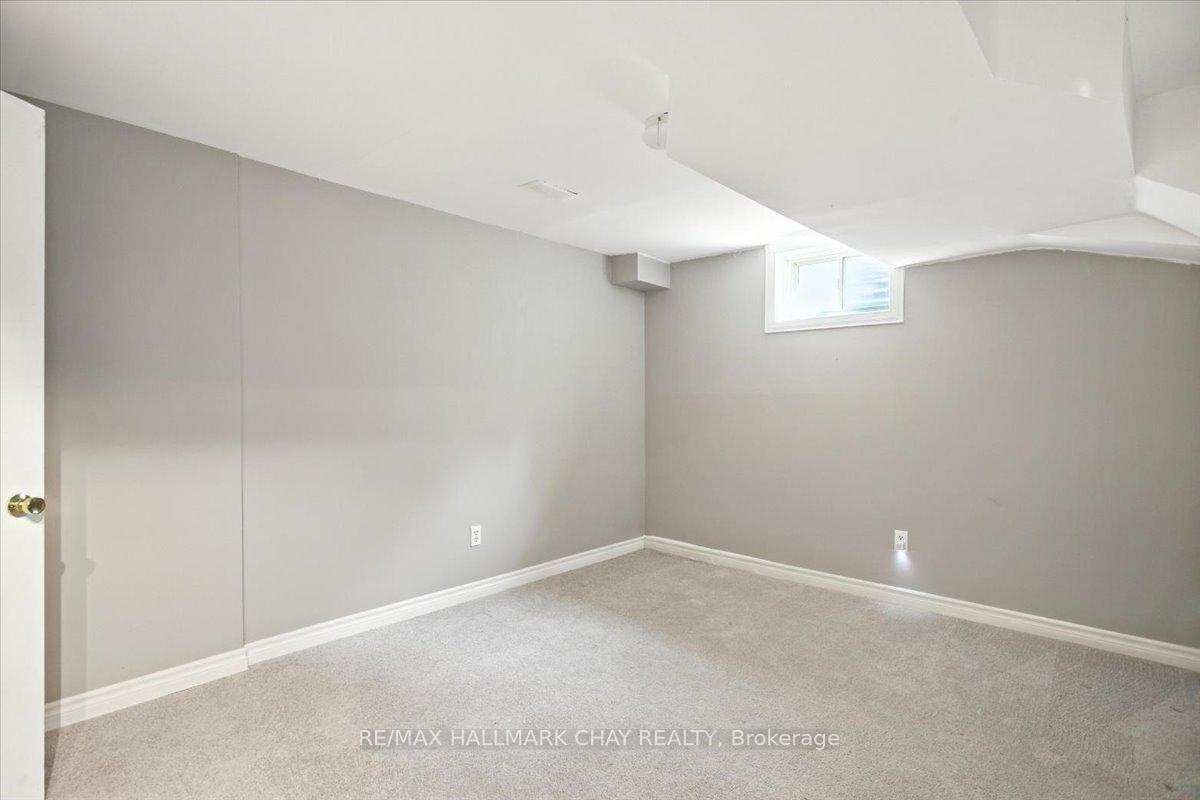 Photo 34 of 39 Lyfytt Crescent, Barrie, West Bayfield — HOMEH
