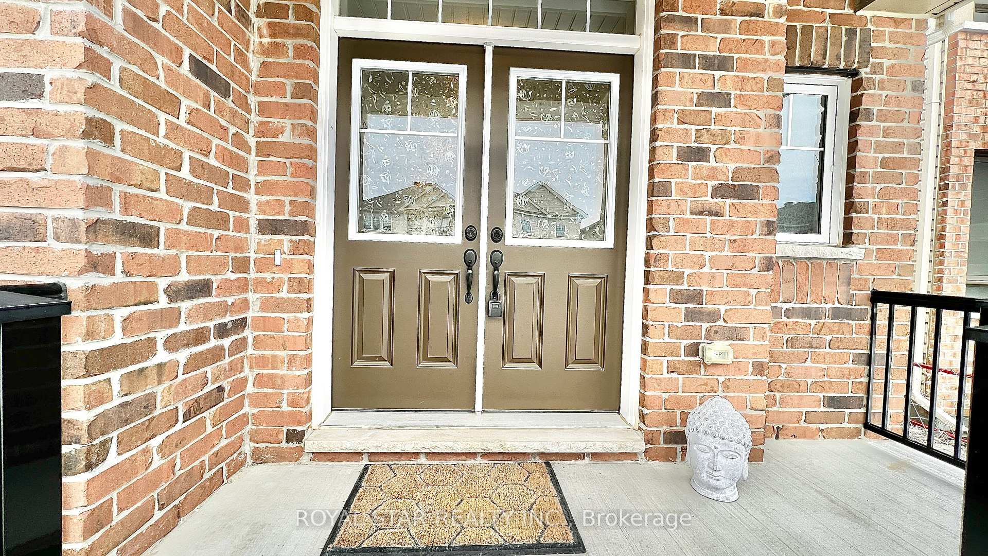 Photo 2 of 1016 Manege Street, Ottawa, Stittsville (South) — HOMEH