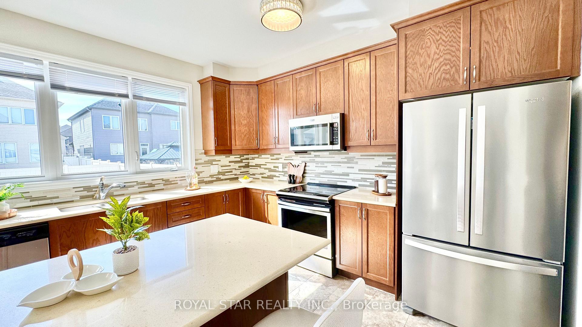 Photo 7 of 1016 Manege Street, Ottawa, Stittsville (South) — HOMEH