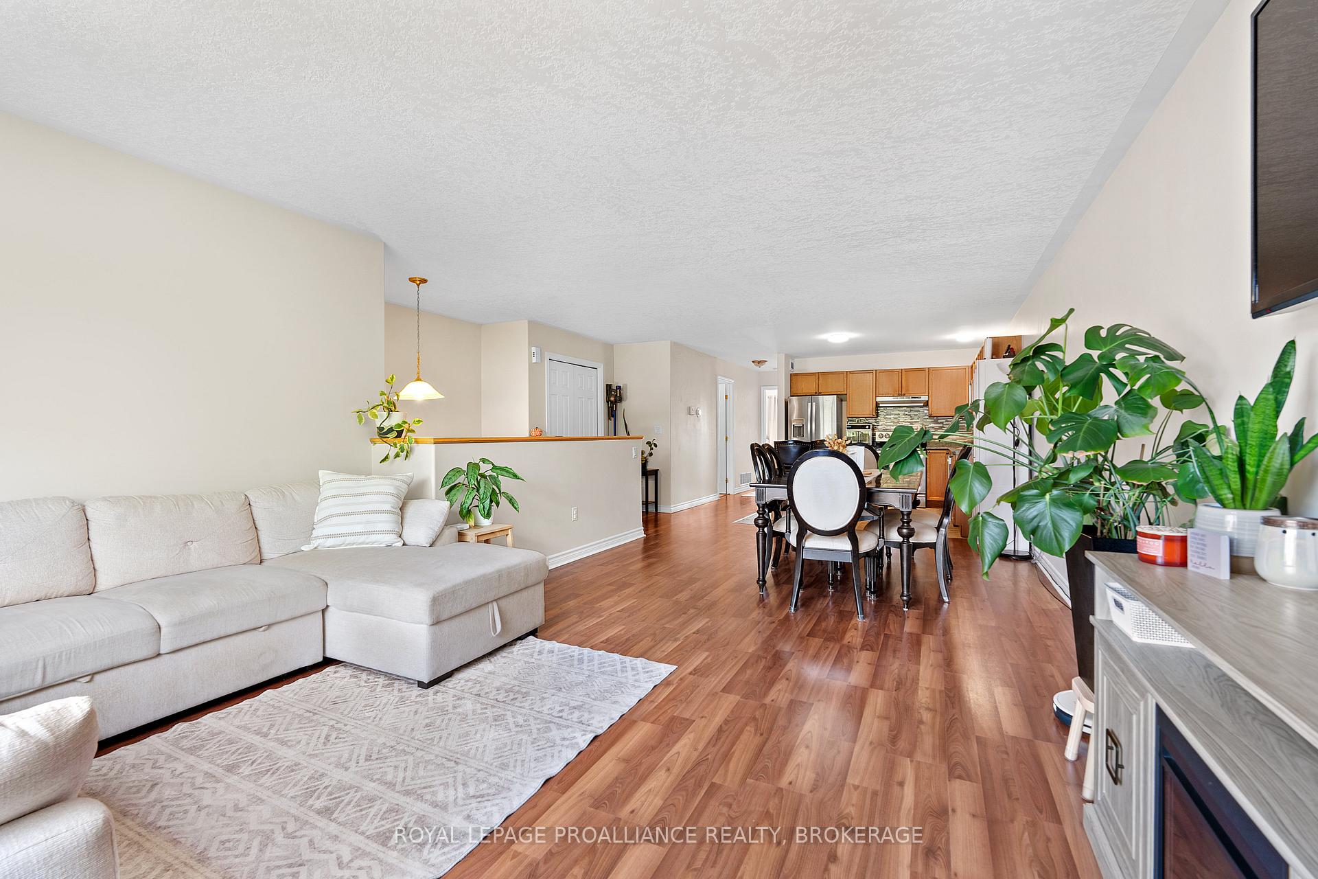 Photo 17 of 54 Briceland Street, Kingston, Rideau — HOMEH