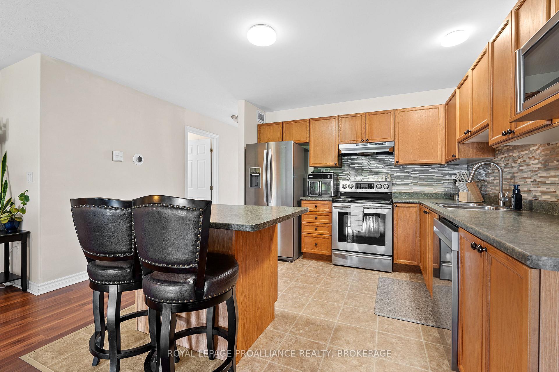 Photo 4 of 54 Briceland Street, Kingston, Rideau — HOMEH