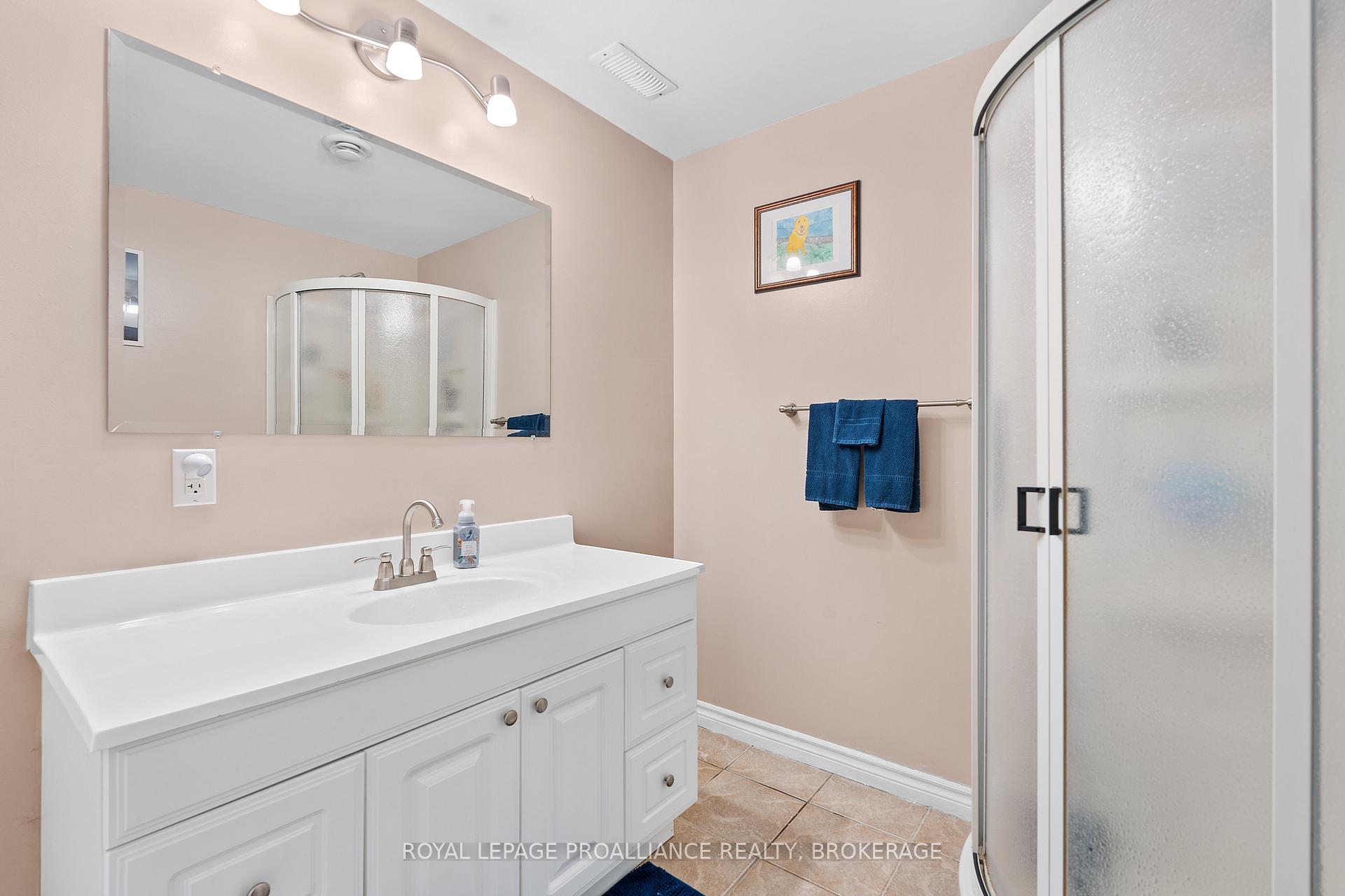 Photo 25 of 54 Briceland Street, Kingston, Rideau — HOMEH