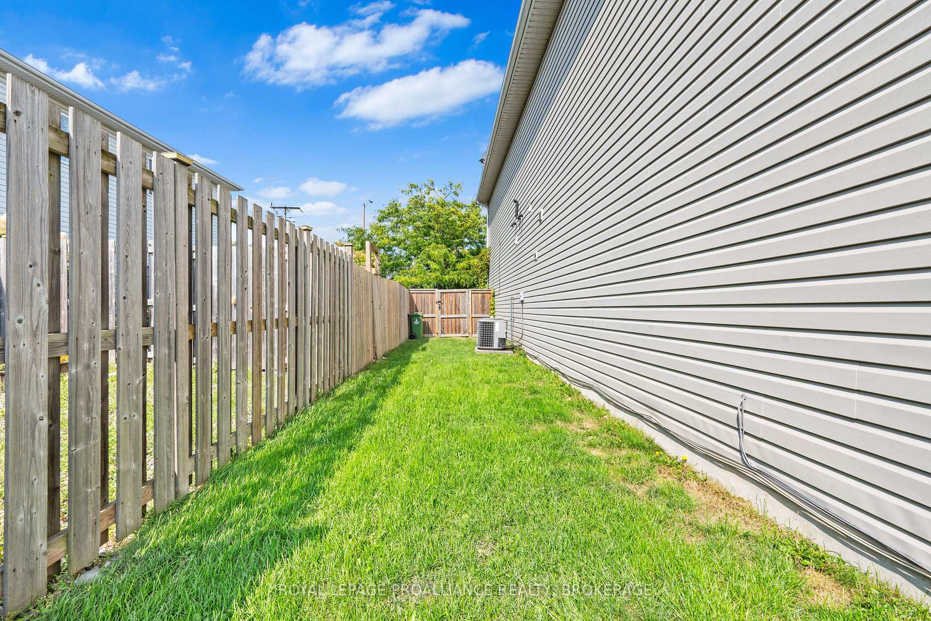 Photo 27 of 54 Briceland Street, Kingston, Rideau — HOMEH