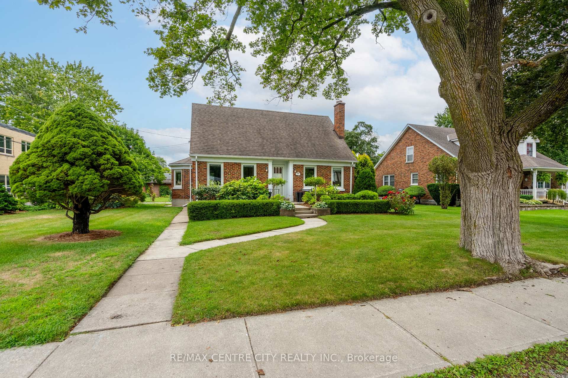 Photo 1 of 132 Maria Street, Strathroy-Caradoc, NW — HOMEH