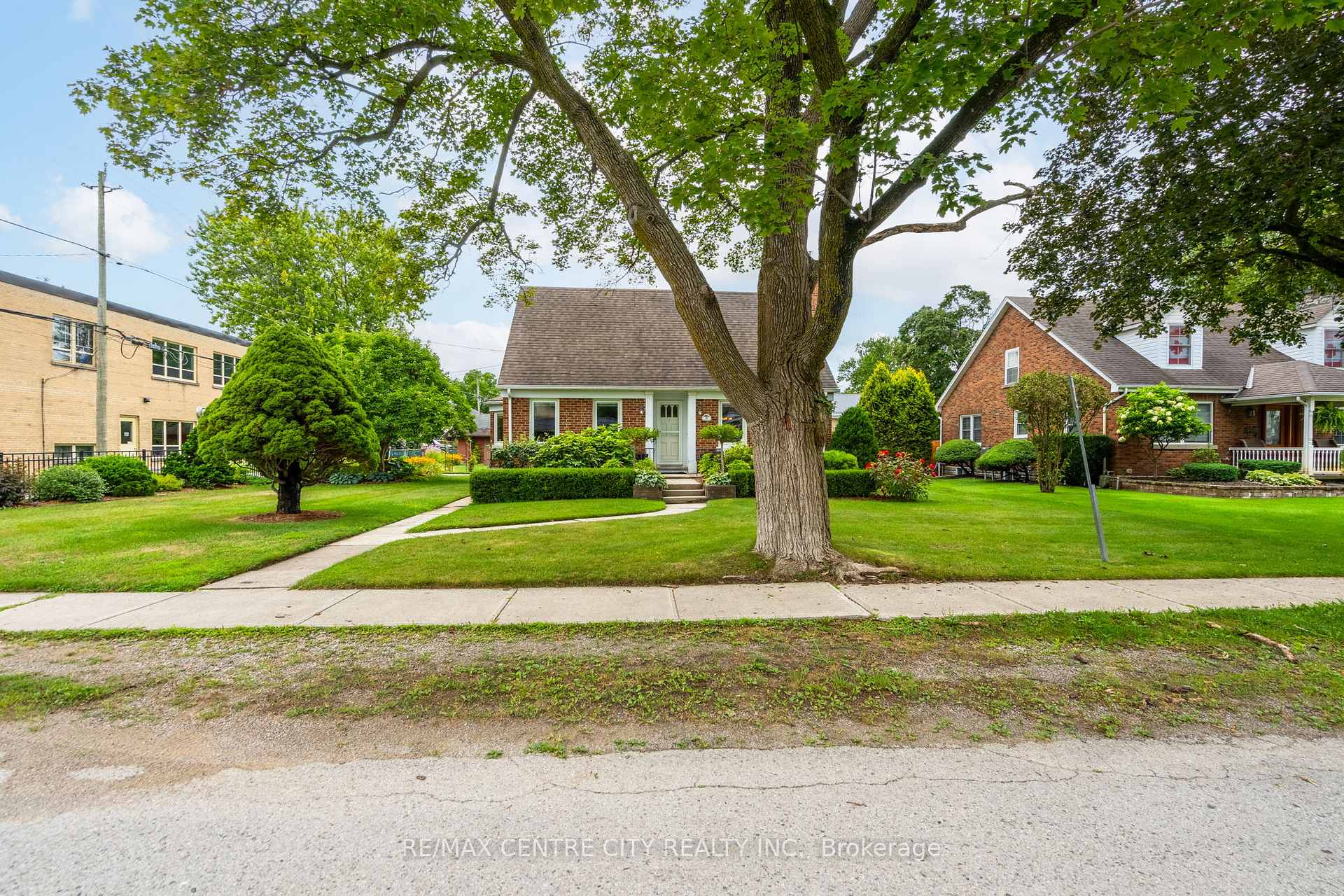 Photo 15 of 132 Maria Street, Strathroy-Caradoc, NW — HOMEH