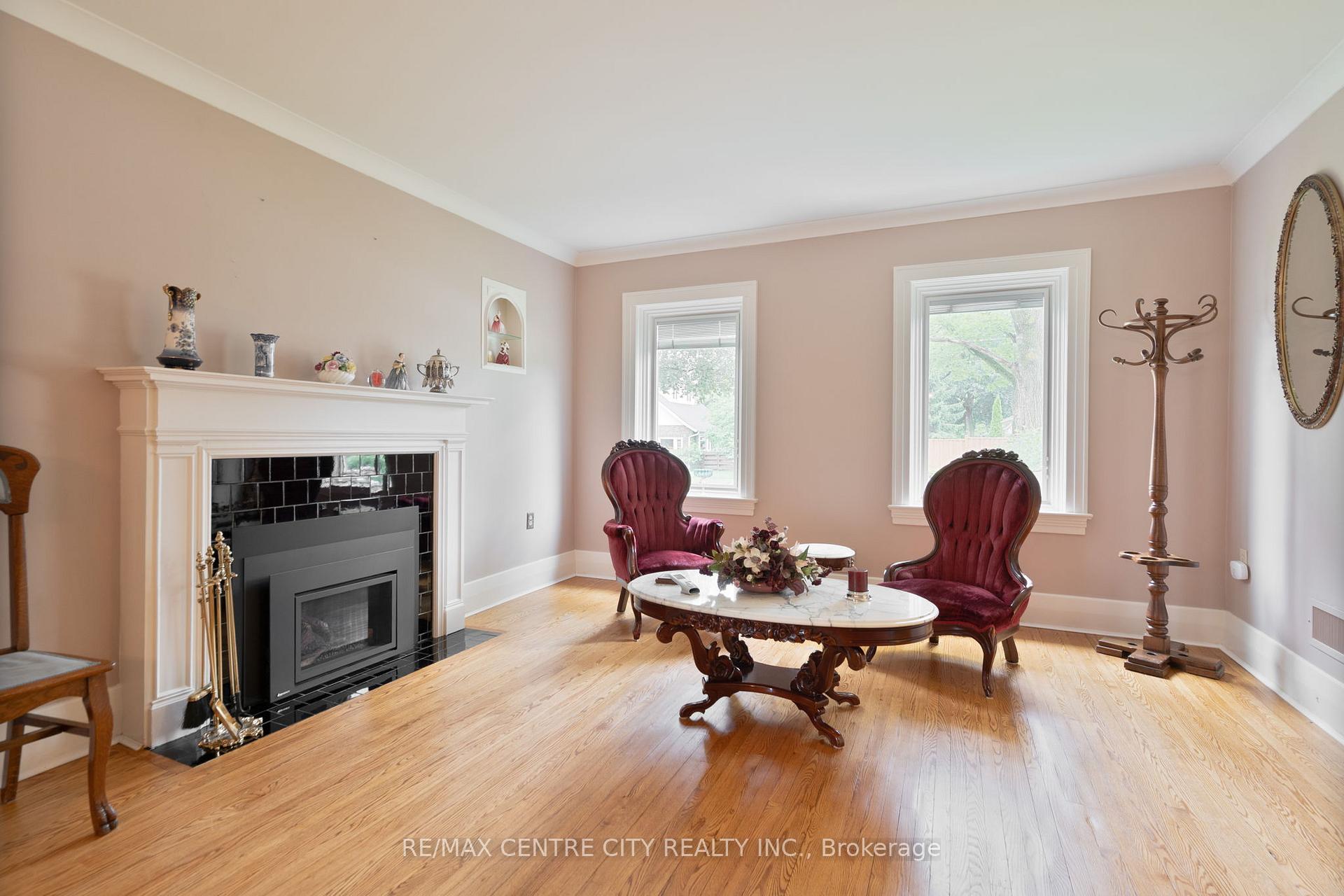 Photo 2 of 132 Maria Street, Strathroy-Caradoc, NW — HOMEH
