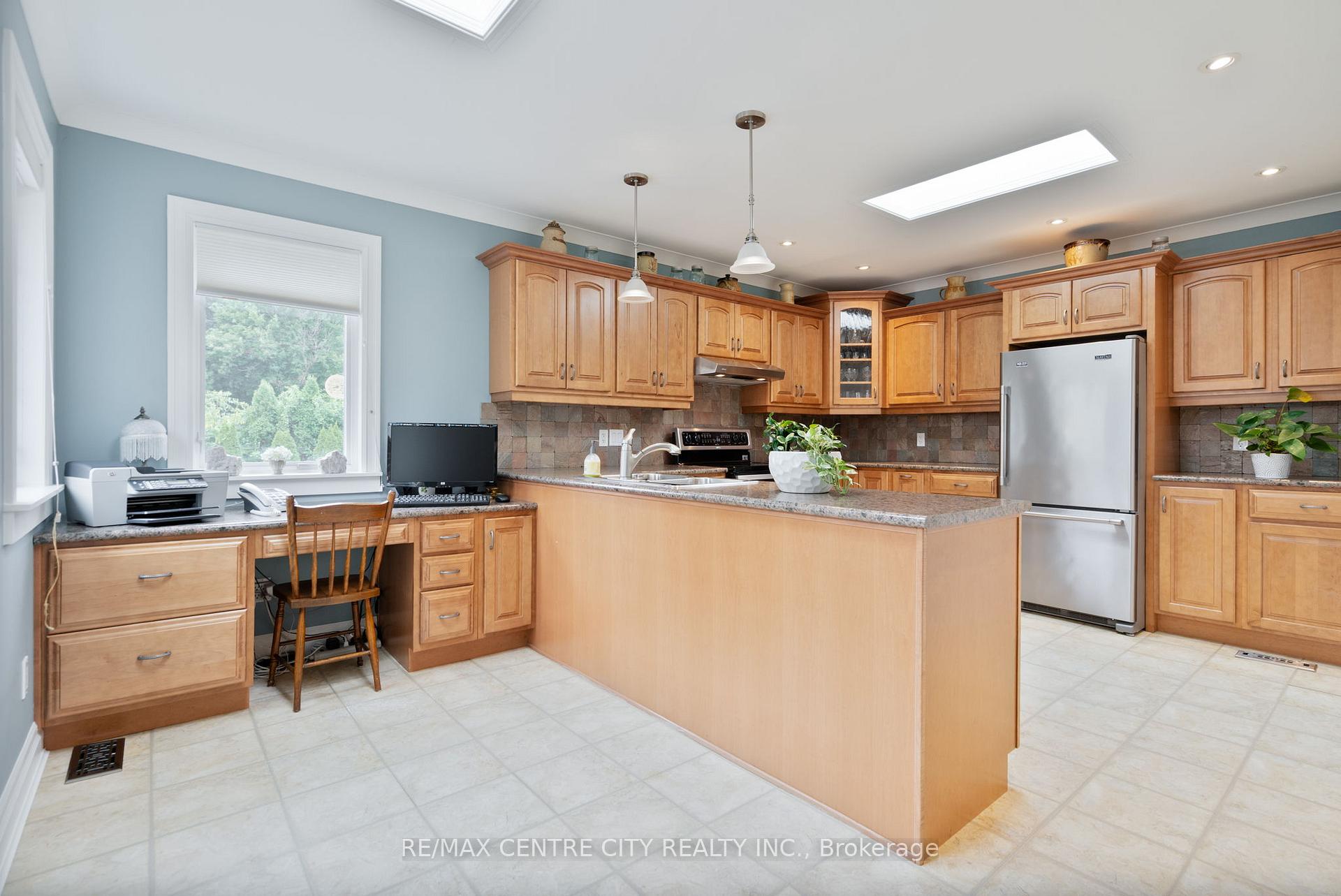 Photo 3 of 132 Maria Street, Strathroy-Caradoc, NW — HOMEH