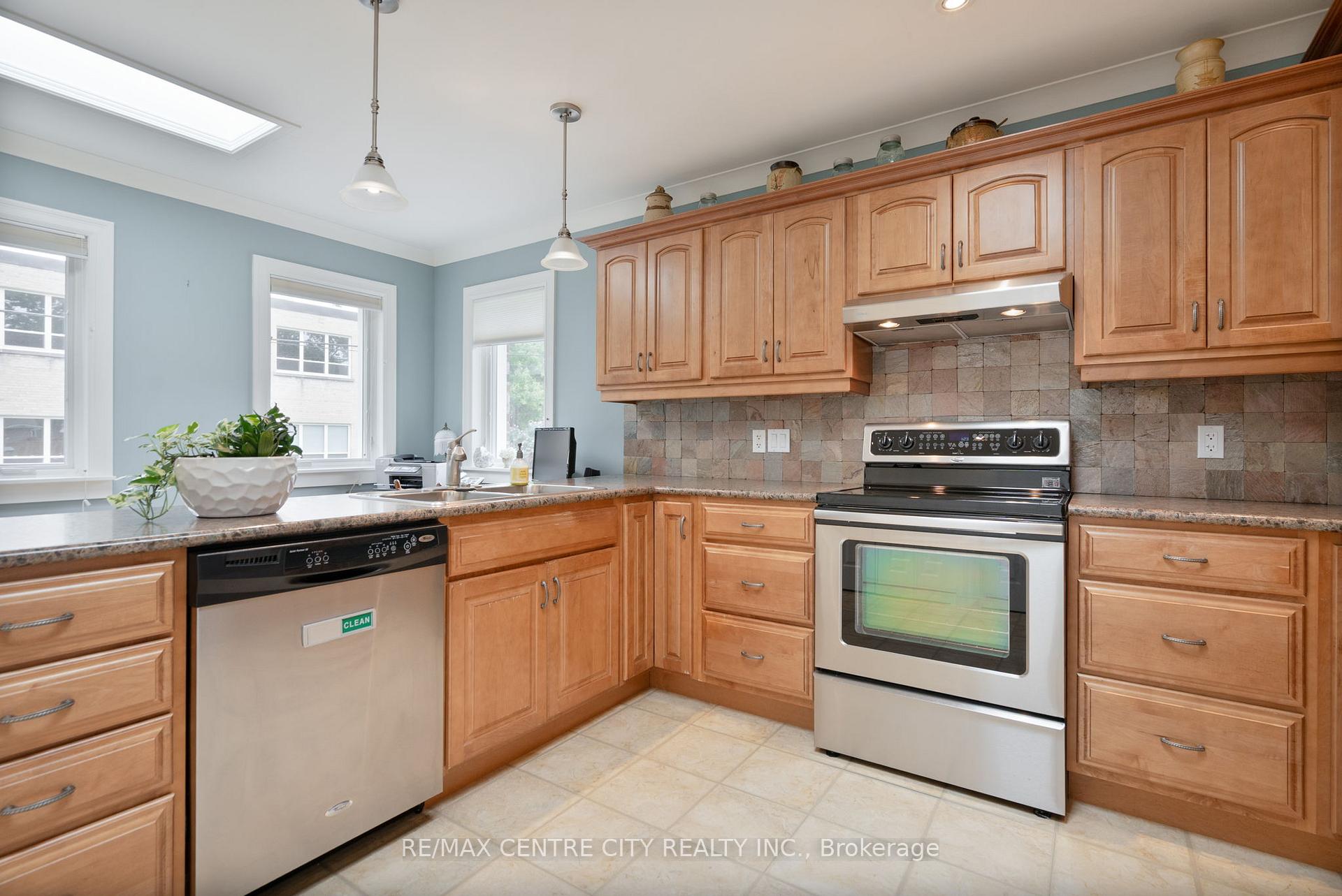 Photo 8 of 132 Maria Street, Strathroy-Caradoc, NW — HOMEH