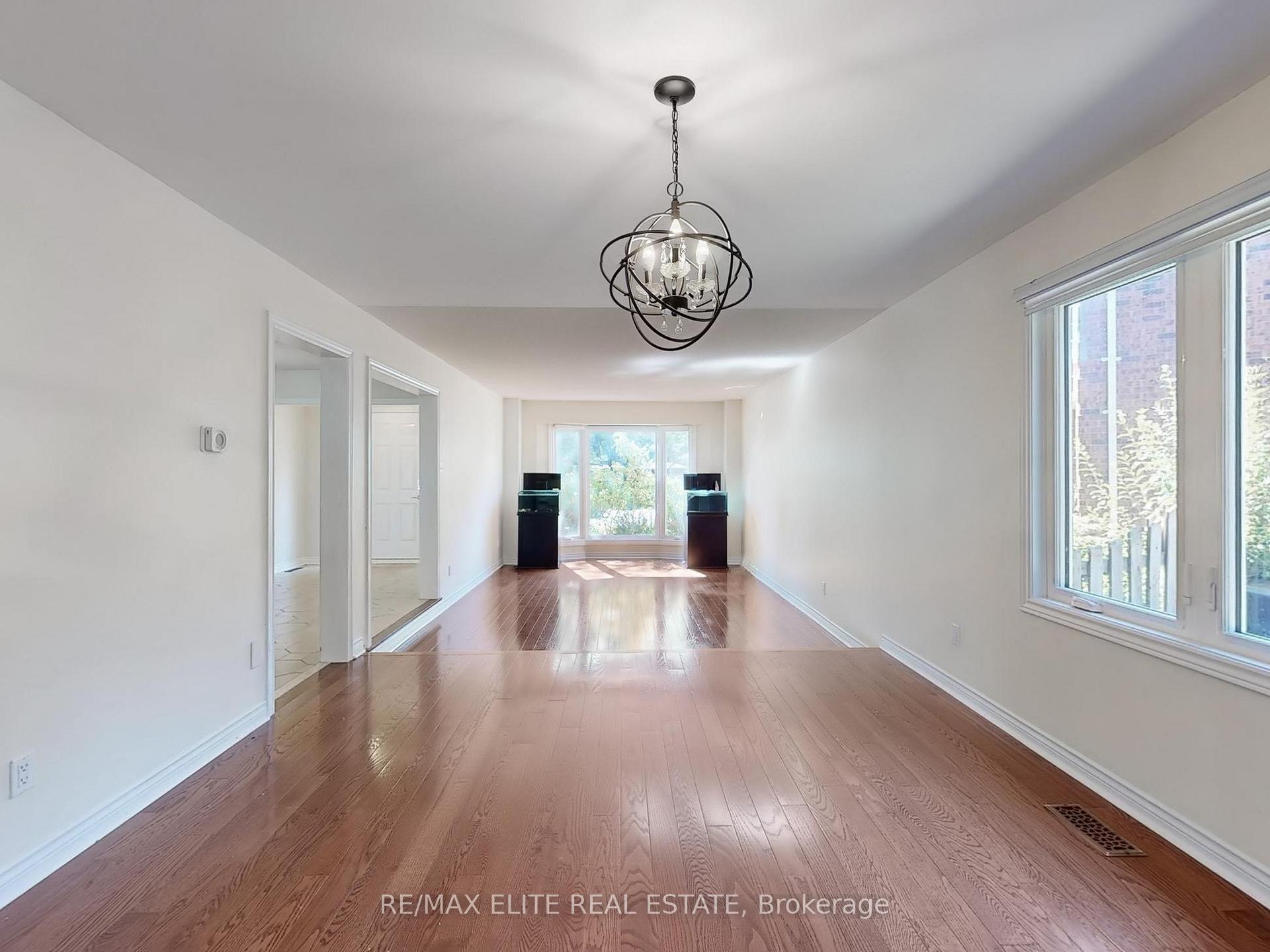 Photo 12 of 8 Millpond Place, Markham, Raymerville — HOMEH