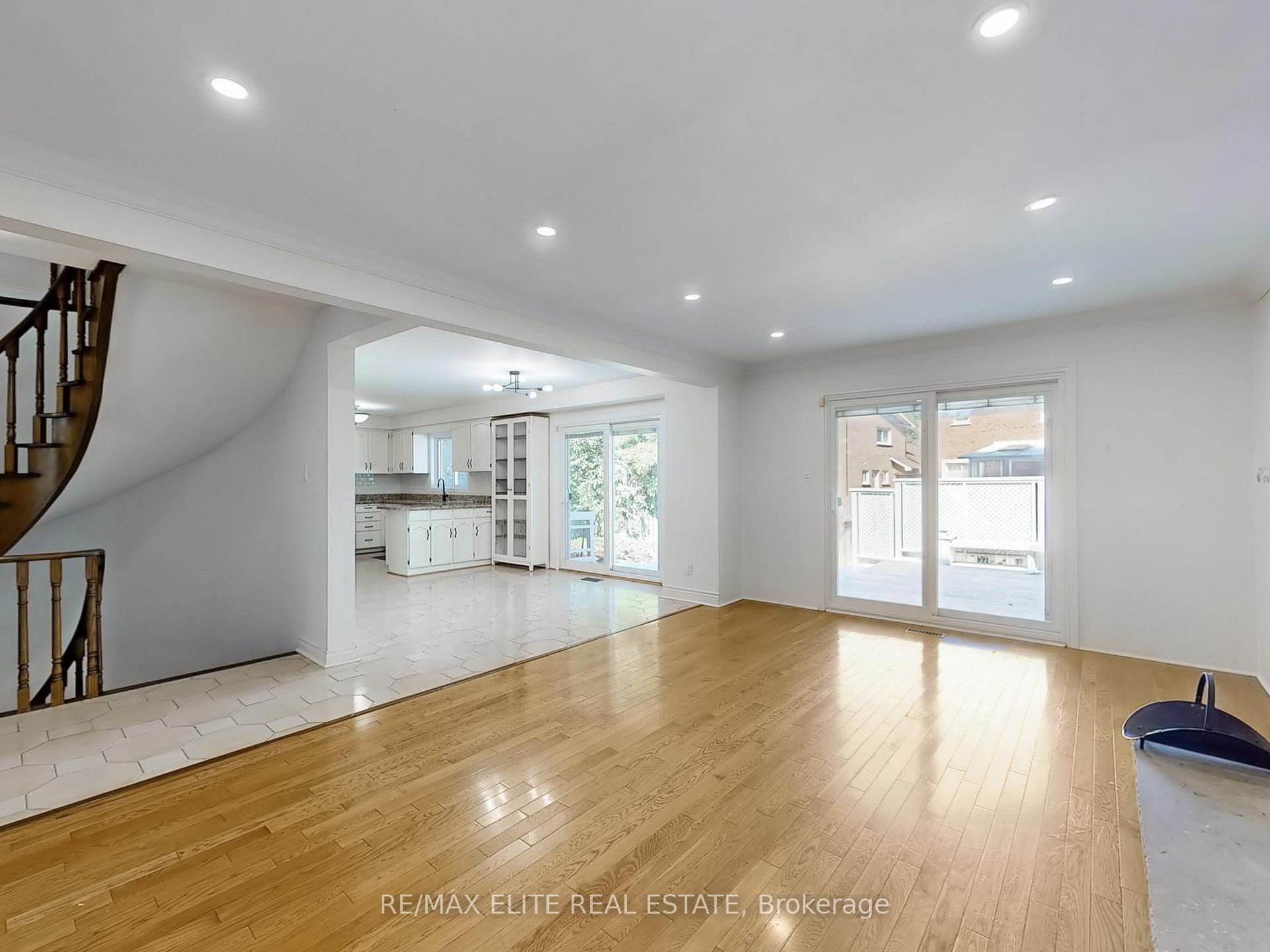 Photo 13 of 8 Millpond Place, Markham, Raymerville — HOMEH