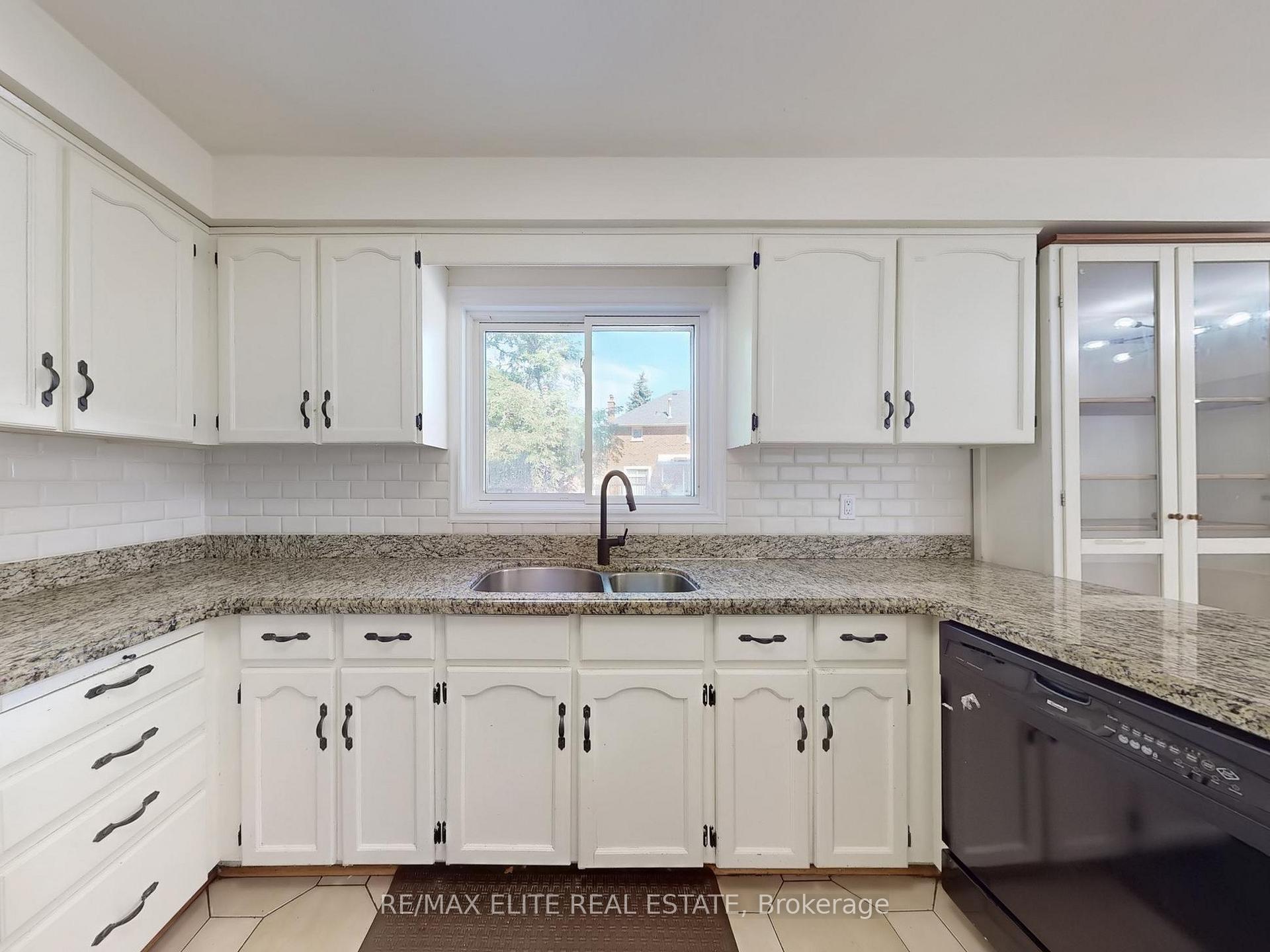Photo 38 of 8 Millpond Place, Markham, Raymerville — HOMEH