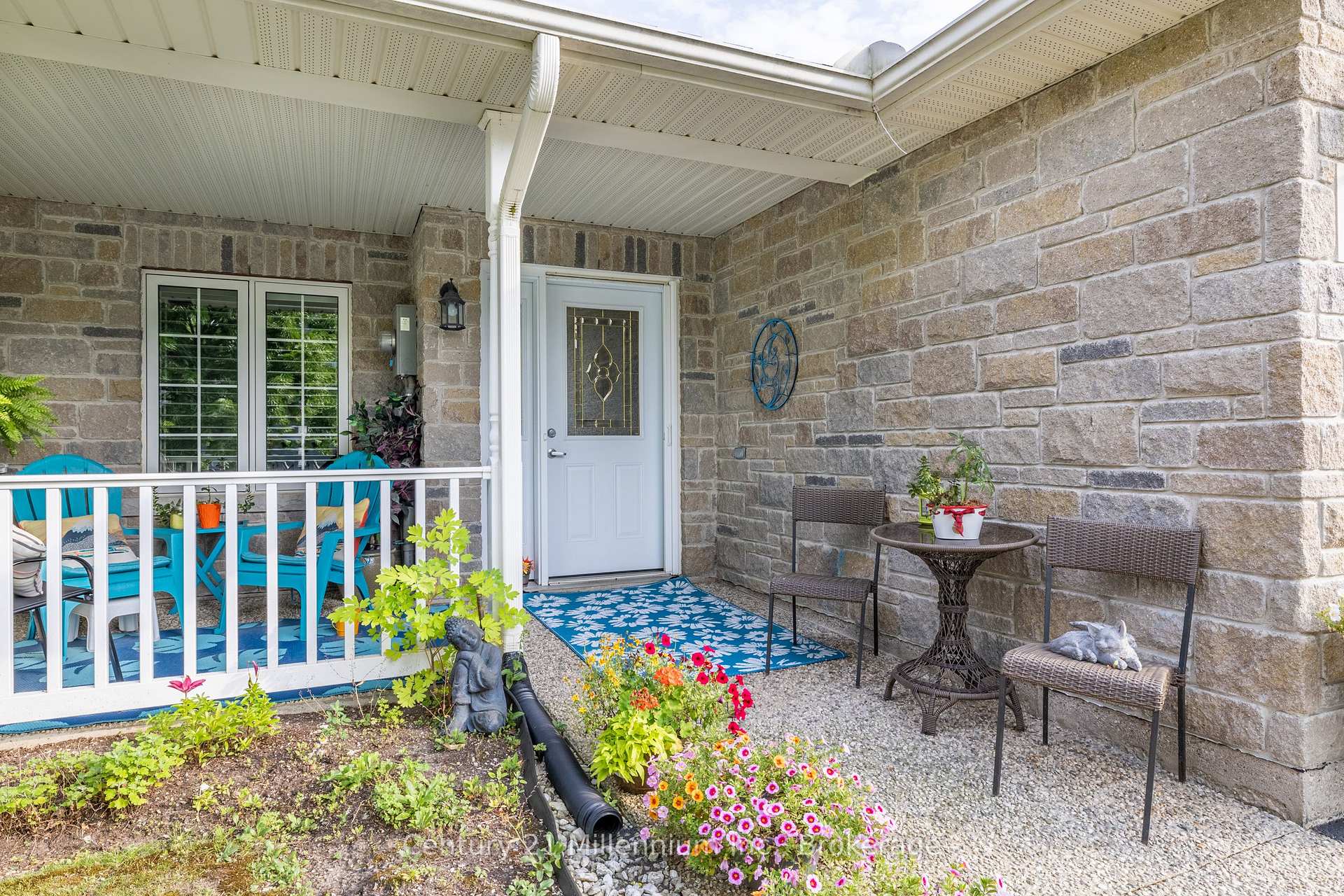 Photo 2 of 9 Garden Grove Crescent, Wasaga Beach — HOMEH