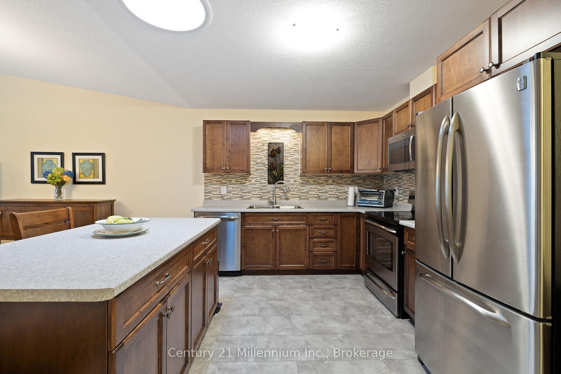 Photo 18 of 9 Garden Grove Crescent, Wasaga Beach — HOMEH