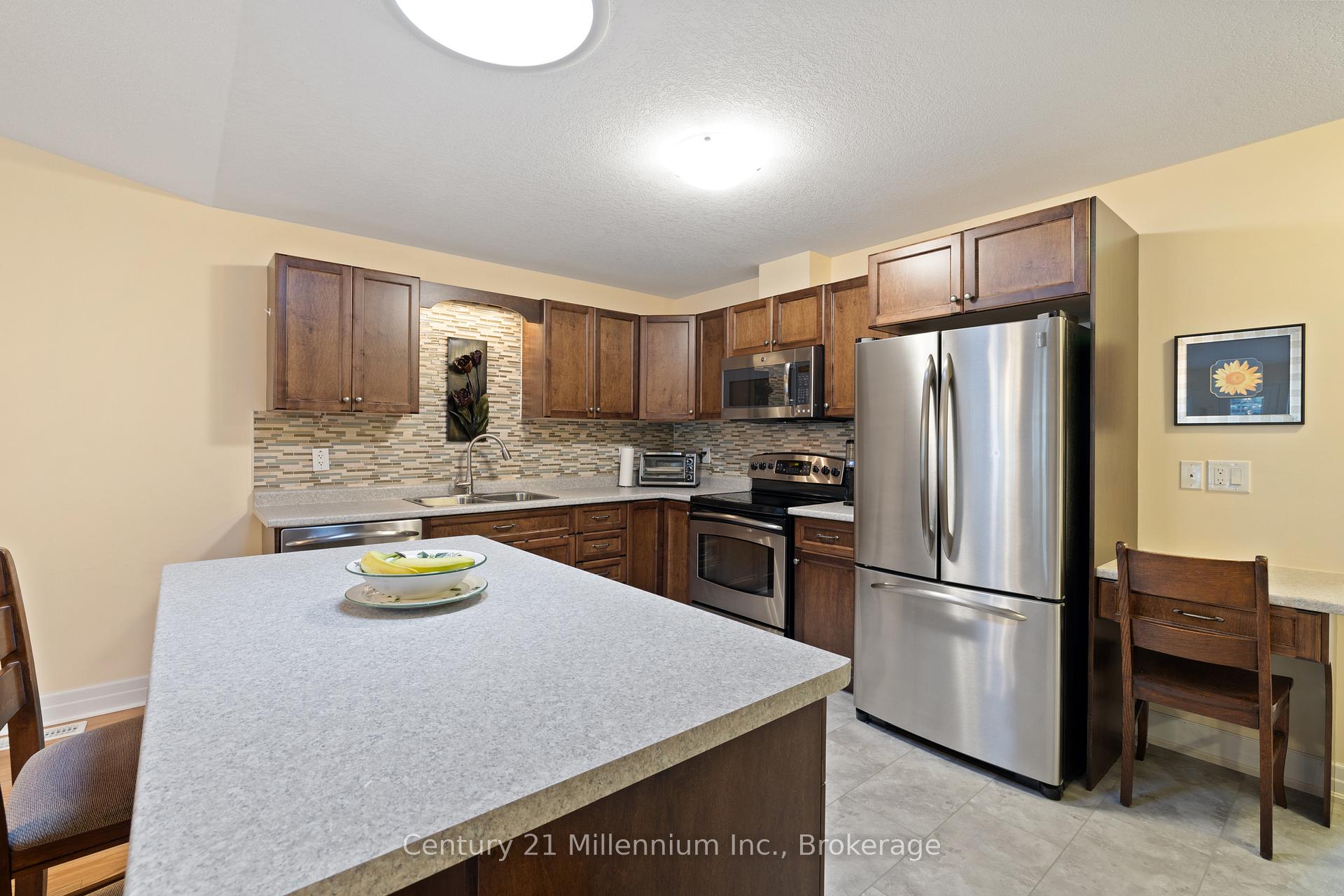 Photo 12 of 9 Garden Grove Crescent, Wasaga Beach — HOMEH