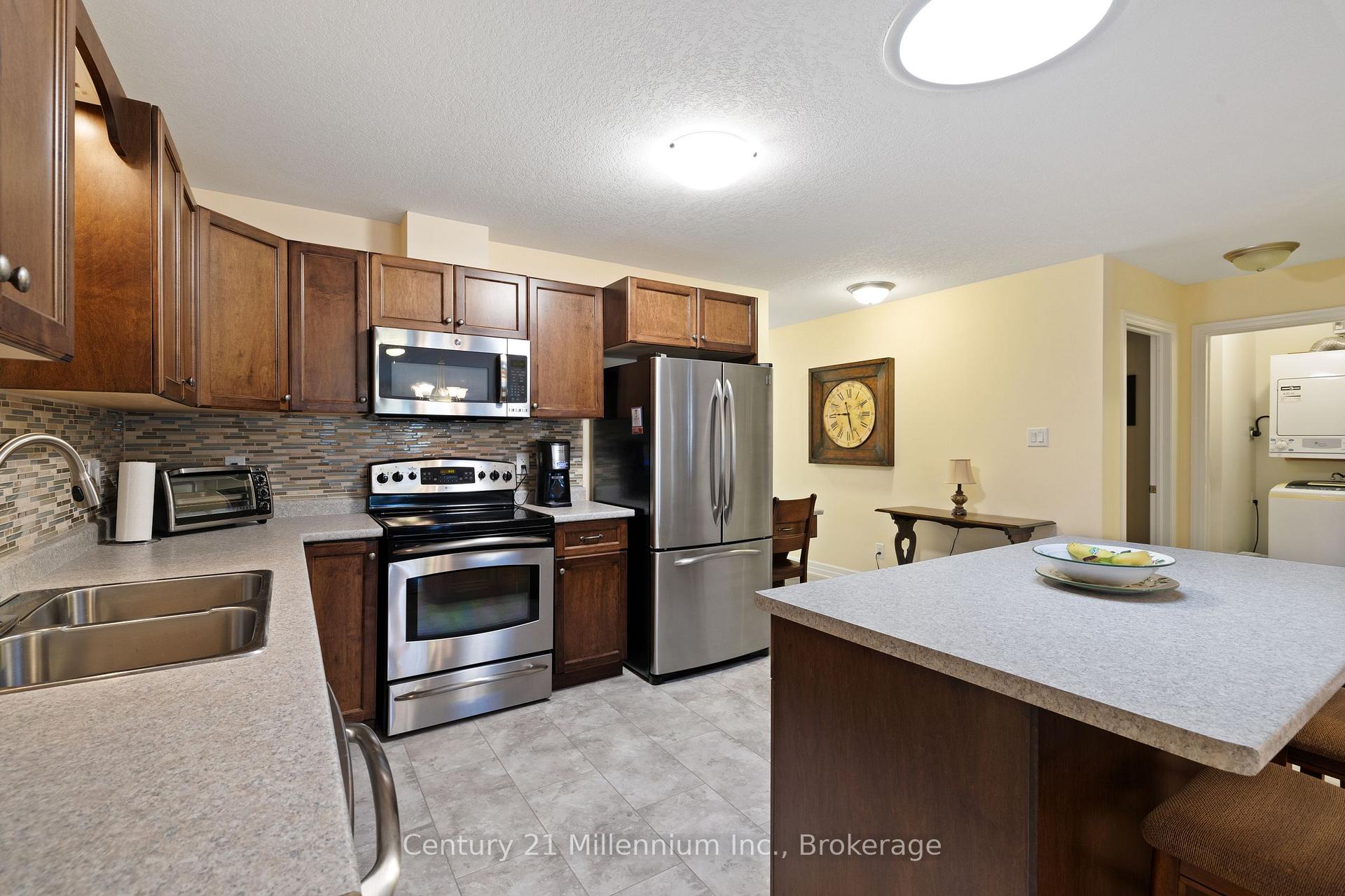 Photo 7 of 9 Garden Grove Crescent, Wasaga Beach — HOMEH