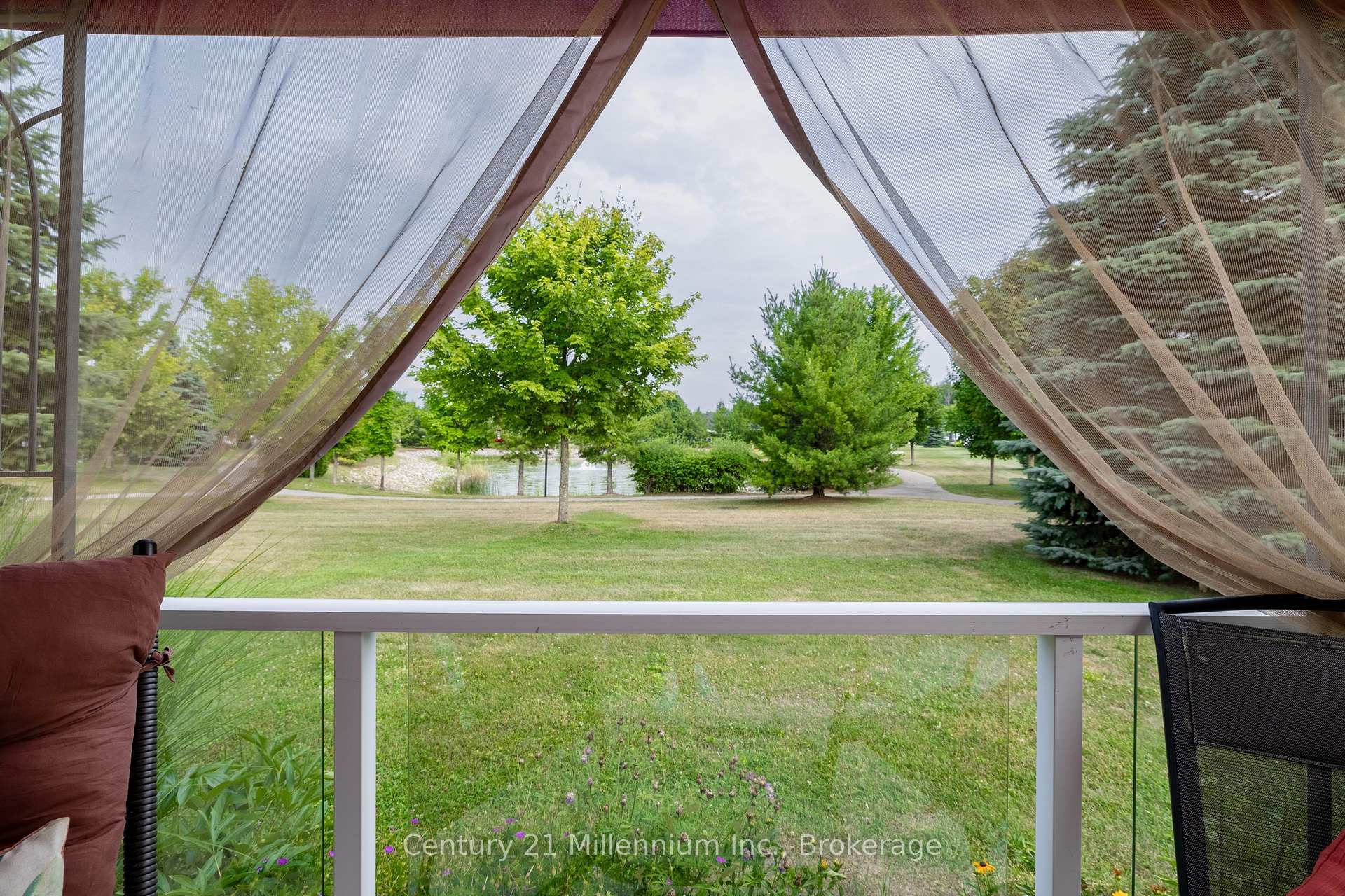 Photo 16 of 9 Garden Grove Crescent, Wasaga Beach — HOMEH