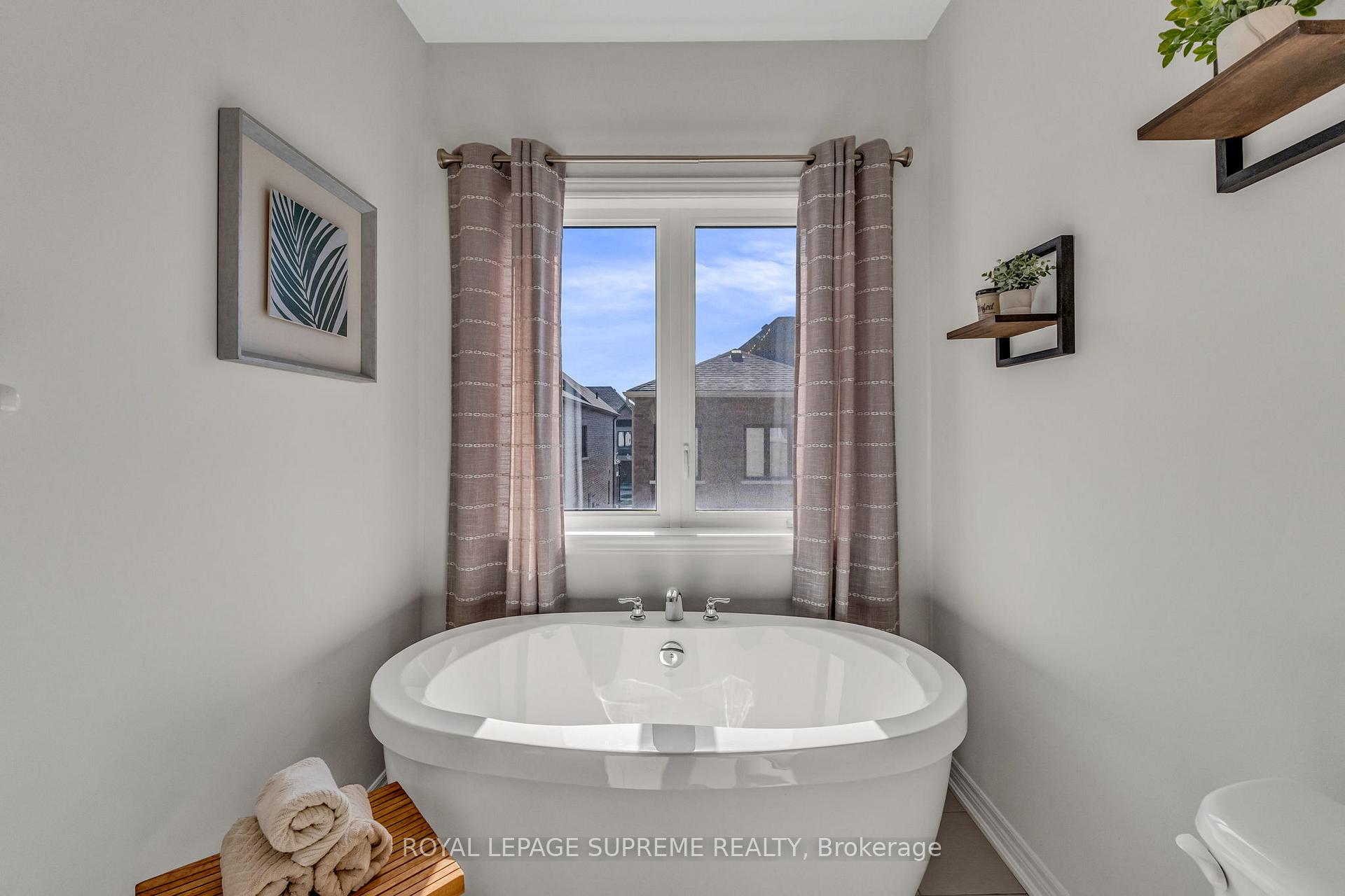 Photo 34 of 19 Goulston Street, Brampton, Northwest Brampton — HOMEH