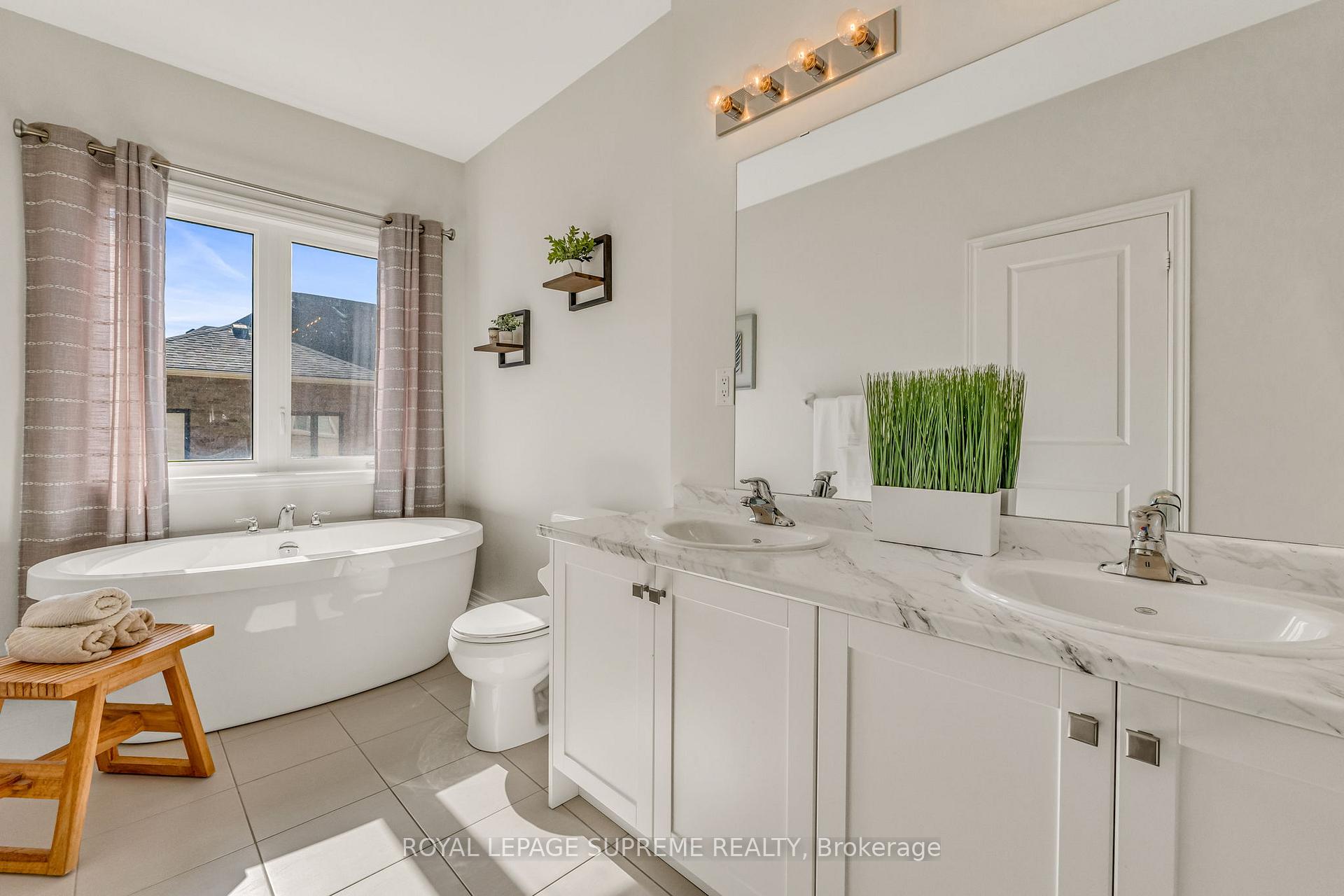 Photo 21 of 19 Goulston Street, Brampton, Northwest Brampton — HOMEH