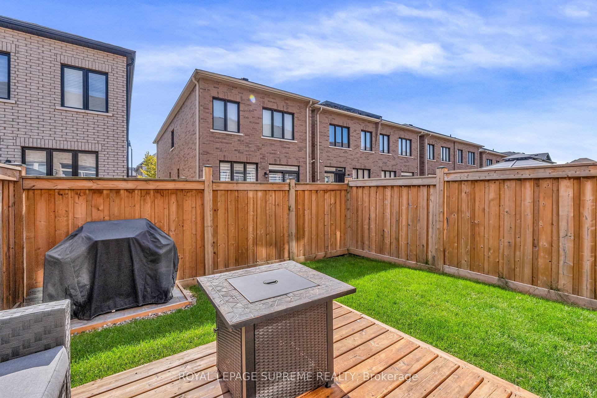 Photo 35 of 19 Goulston Street, Brampton, Northwest Brampton — HOMEH