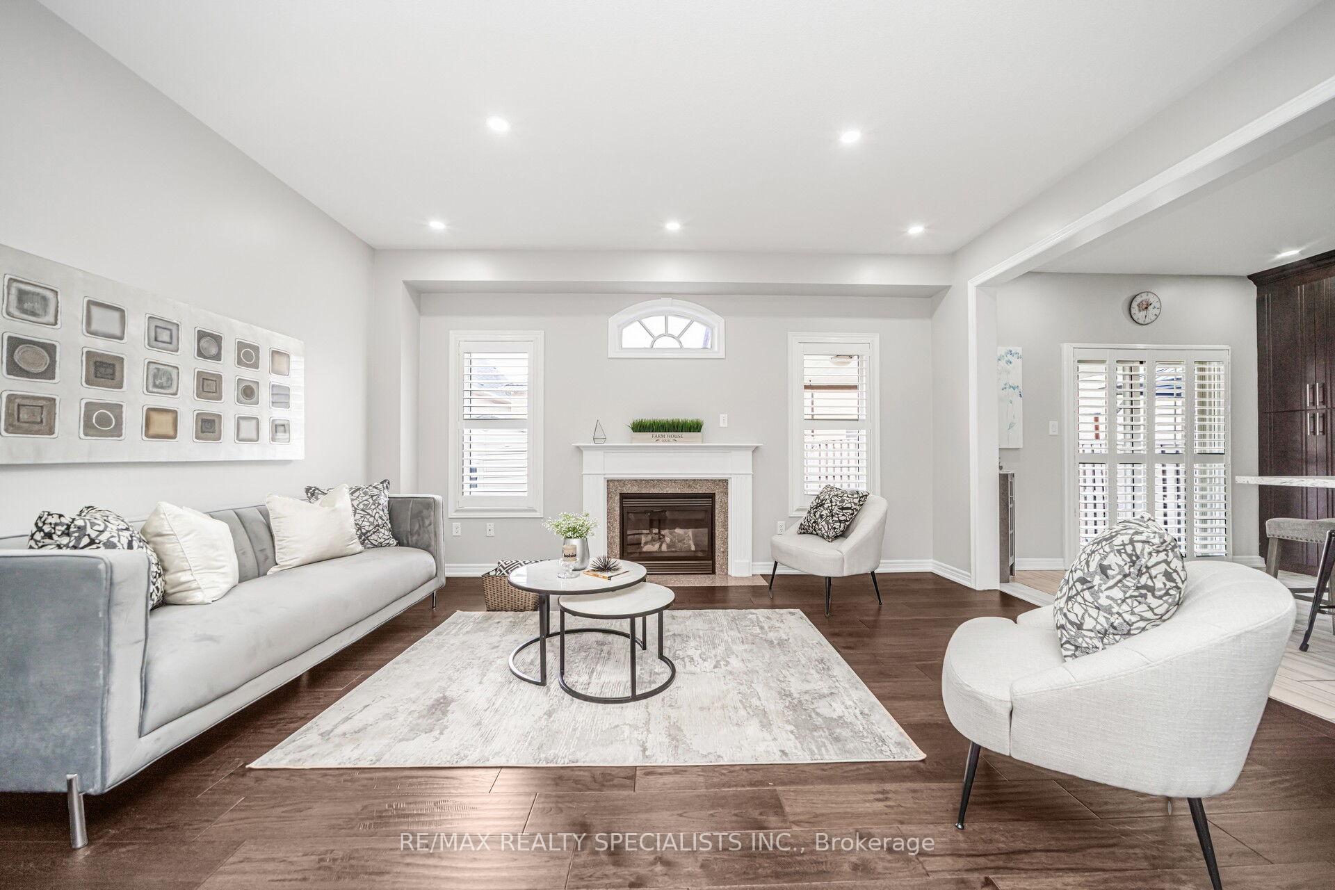 Photo 3 of 102 Chalkfarm Crescent, Brampton, Northwest Sandalwood Parkway — HOMEH