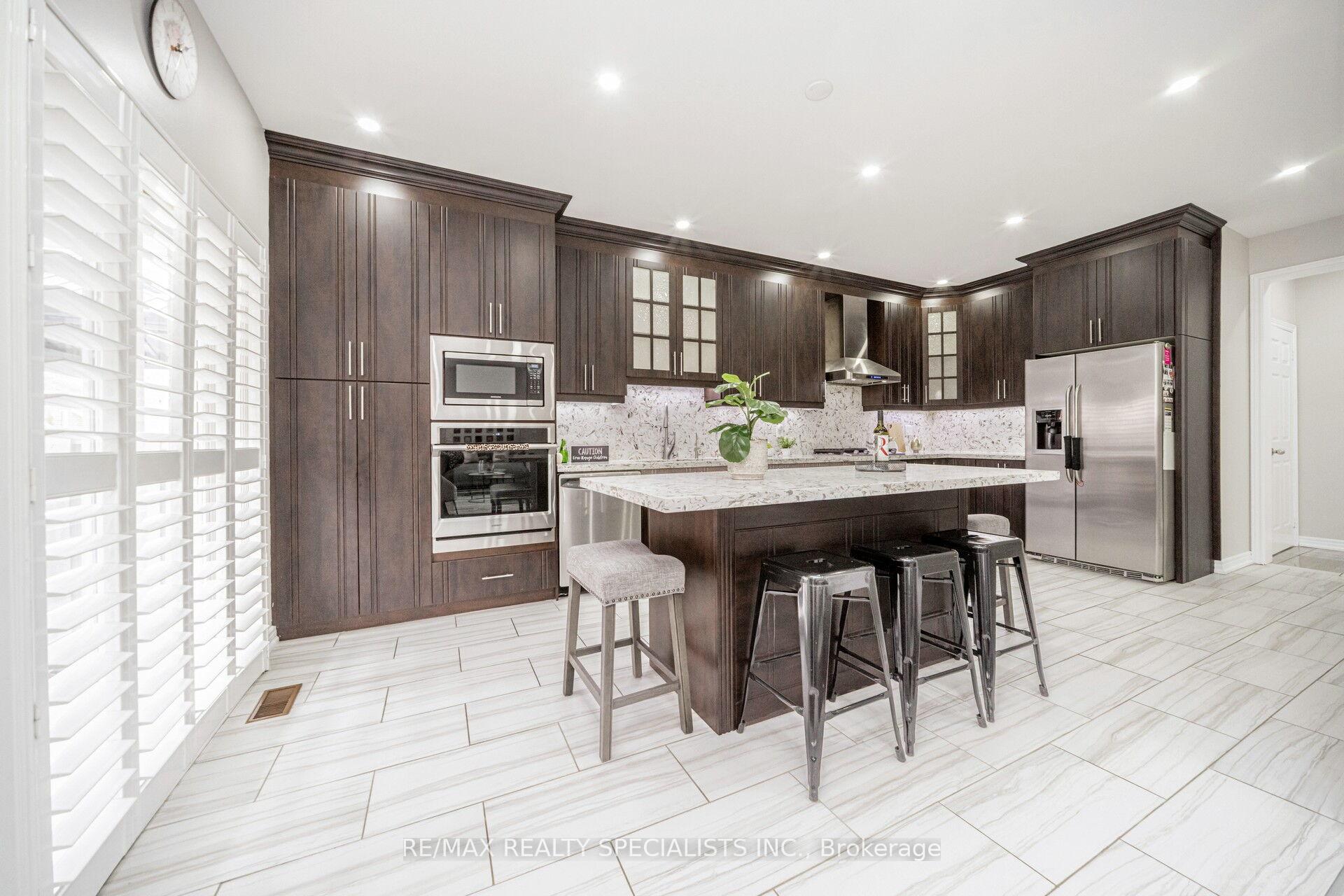 Photo 27 of 102 Chalkfarm Crescent, Brampton, Northwest Sandalwood Parkway — HOMEH