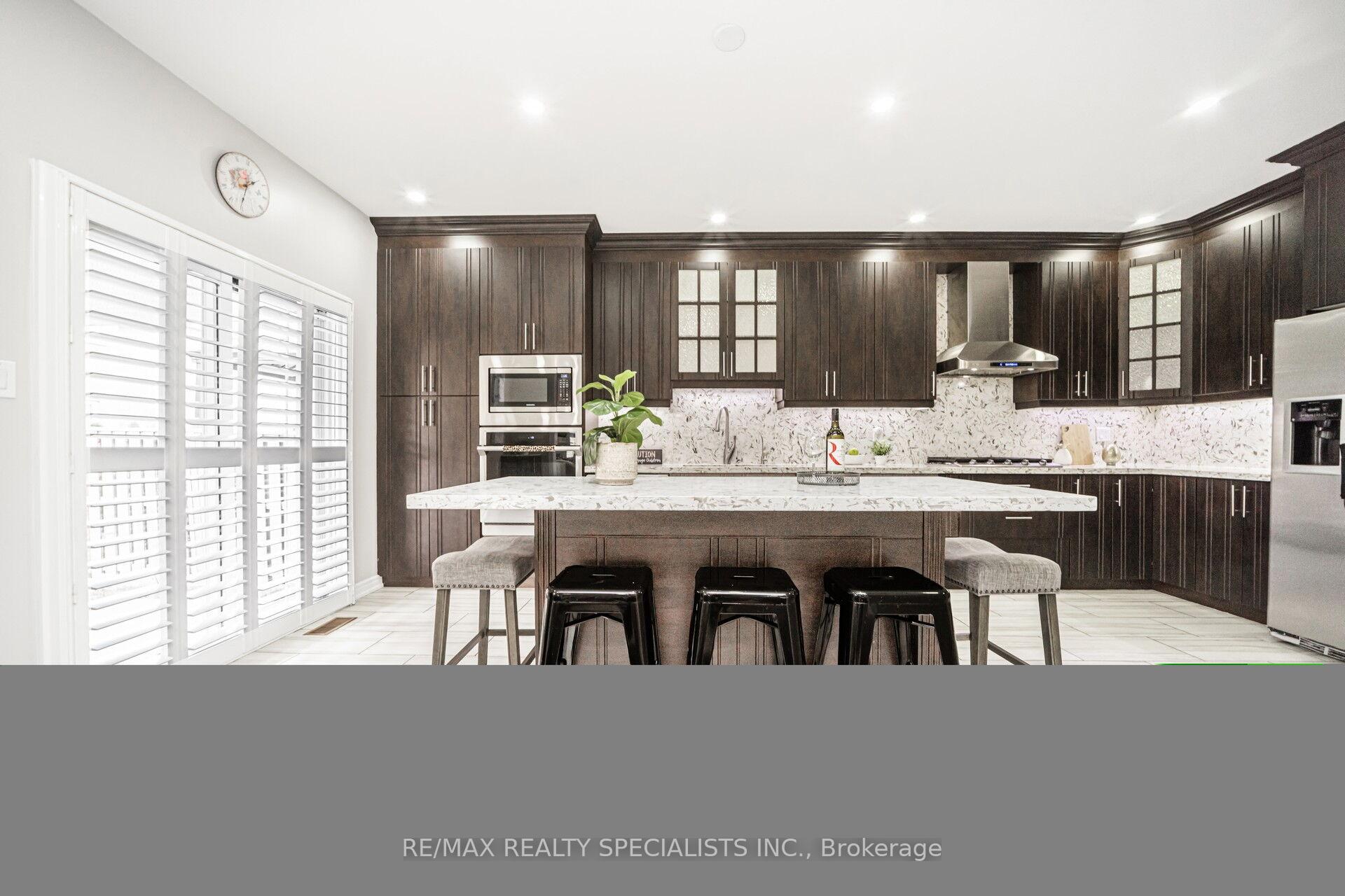 Photo 35 of 102 Chalkfarm Crescent, Brampton, Northwest Sandalwood Parkway — HOMEH