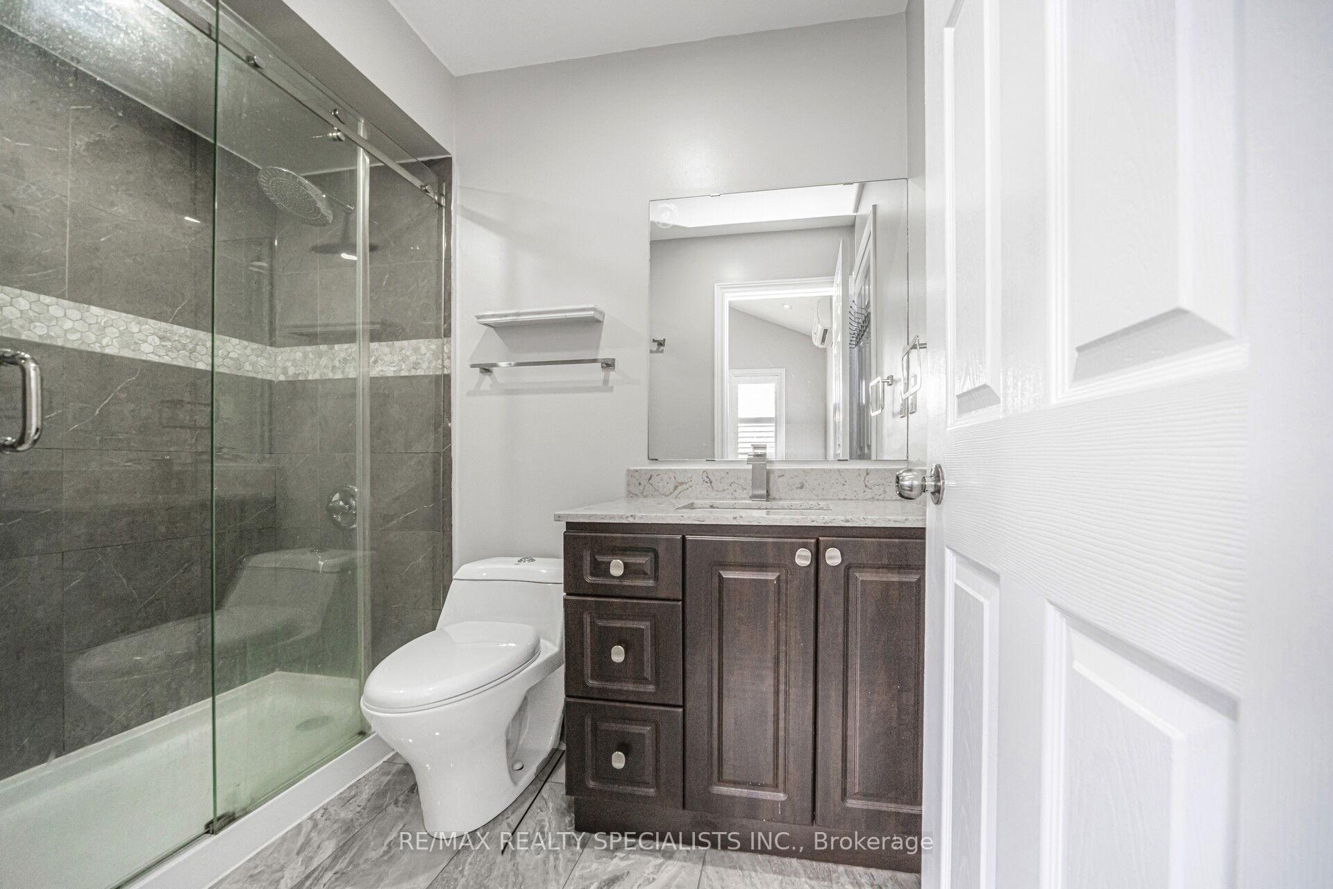 Photo 15 of 102 Chalkfarm Crescent, Brampton, Northwest Sandalwood Parkway — HOMEH