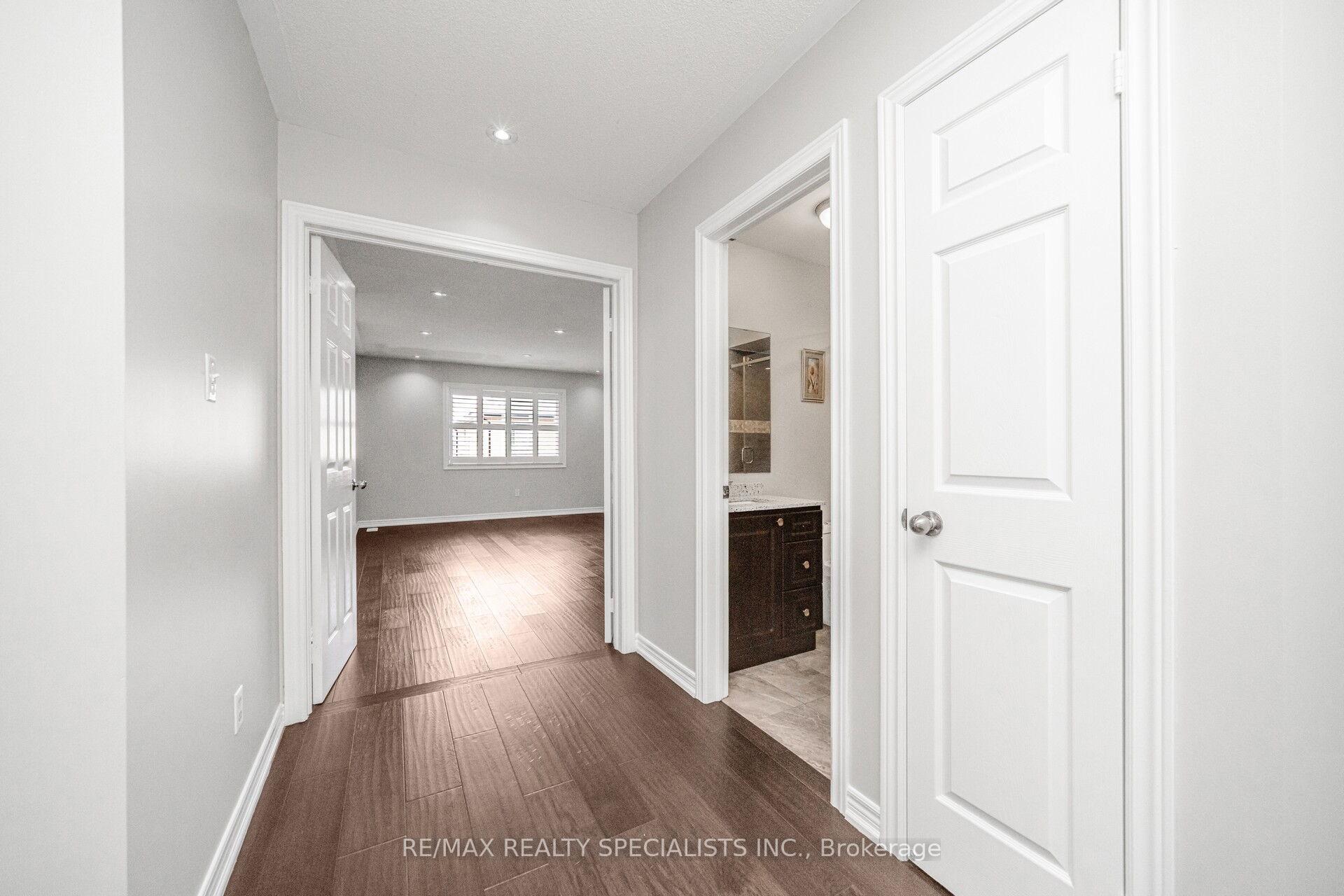 Photo 30 of 102 Chalkfarm Crescent, Brampton, Northwest Sandalwood Parkway — HOMEH