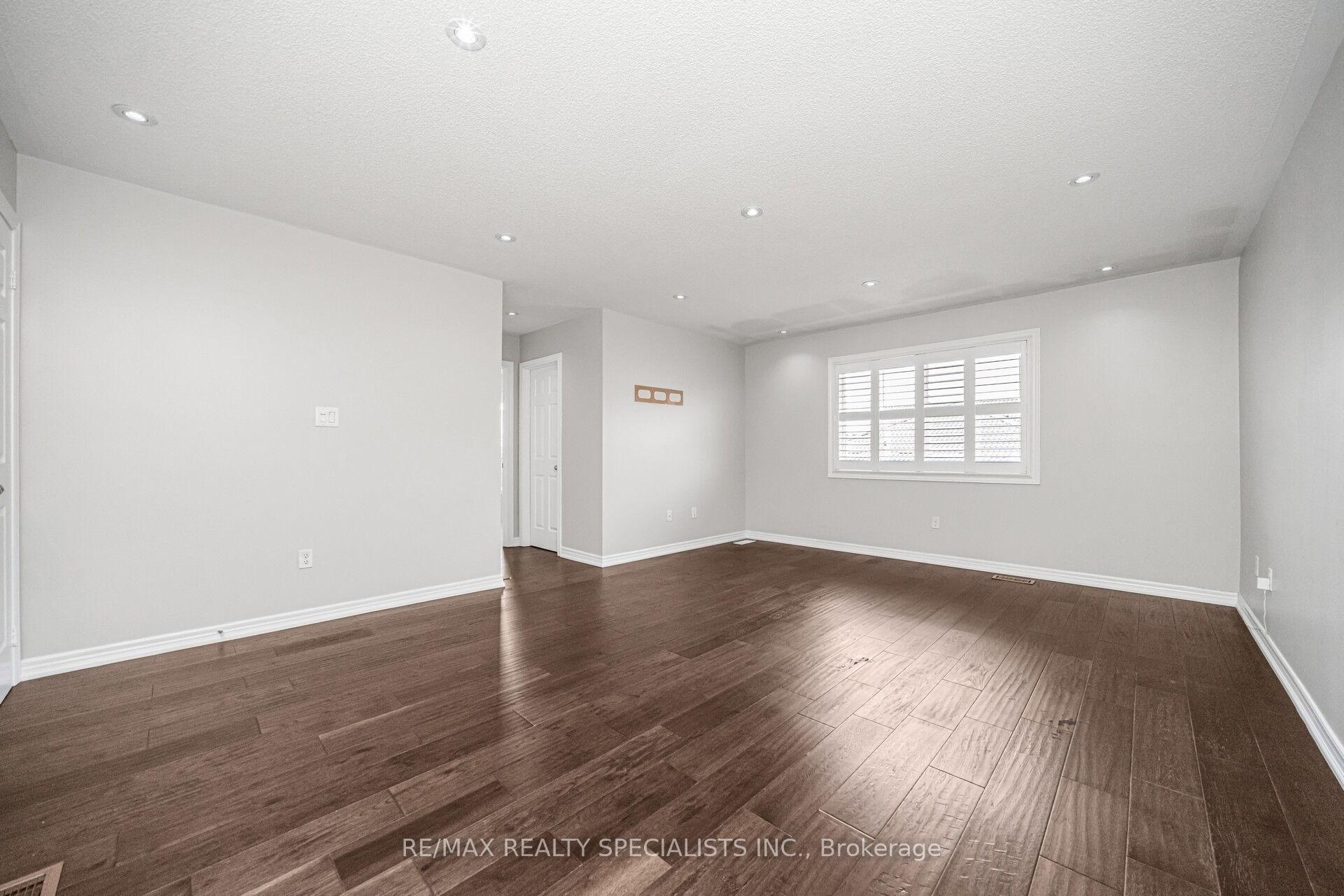 Photo 40 of 102 Chalkfarm Crescent, Brampton, Northwest Sandalwood Parkway — HOMEH
