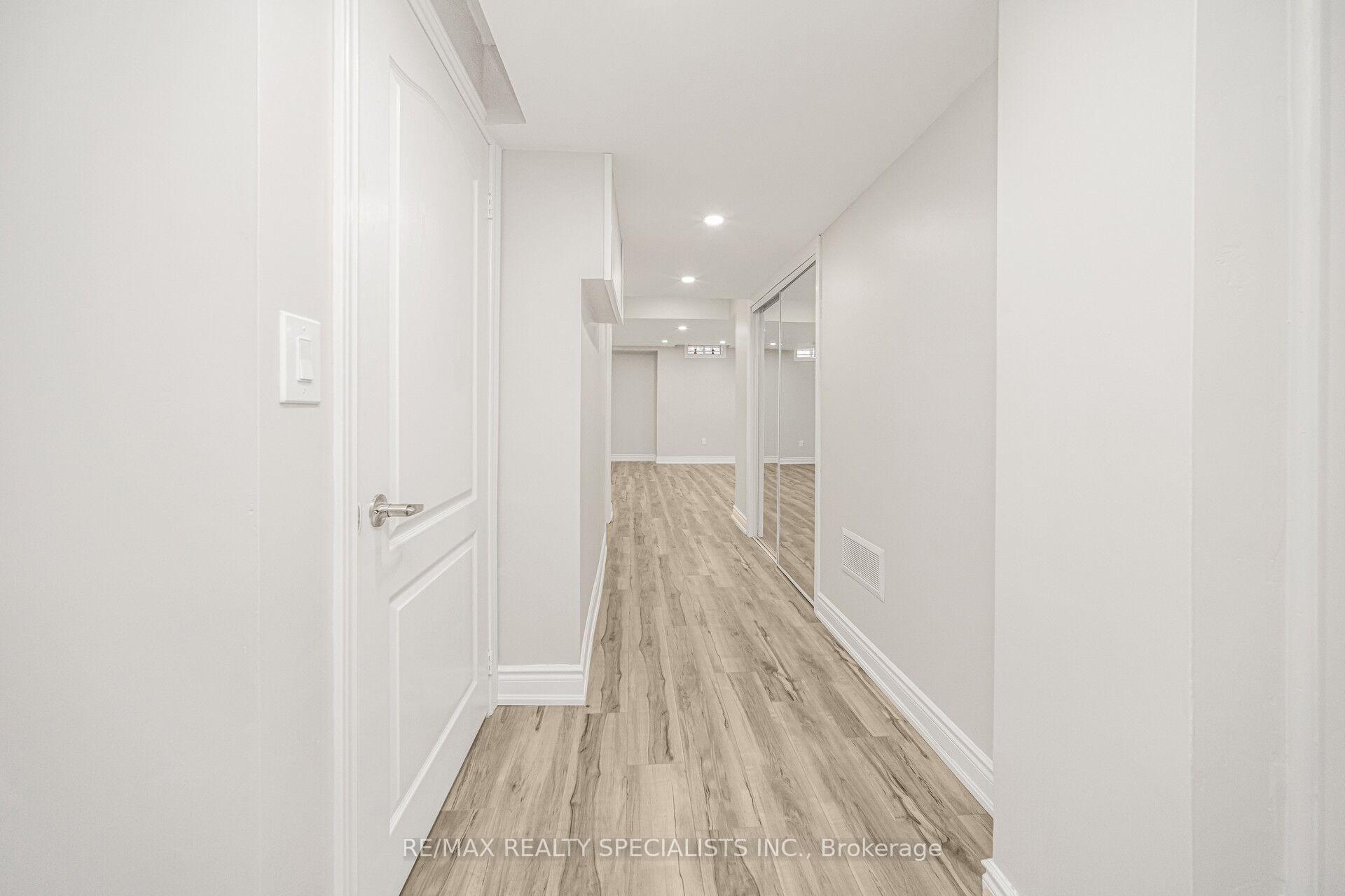 Photo 34 of 102 Chalkfarm Crescent, Brampton, Northwest Sandalwood Parkway — HOMEH