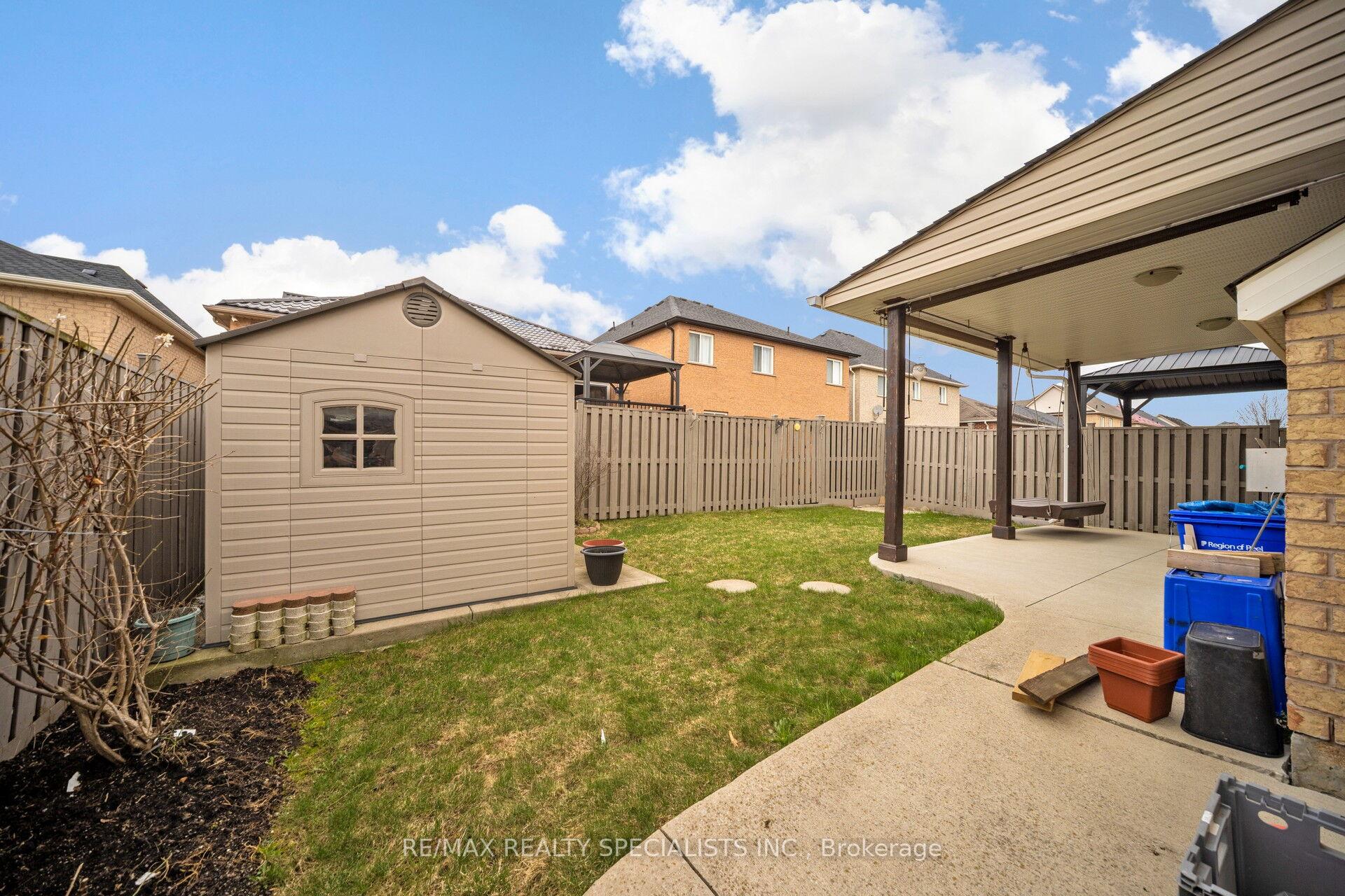 Photo 42 of 102 Chalkfarm Crescent, Brampton, Northwest Sandalwood Parkway — HOMEH