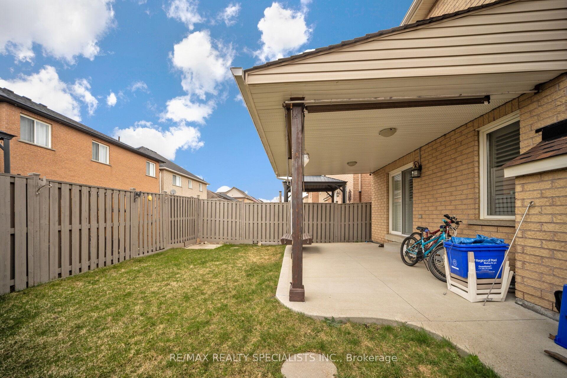 Photo 43 of 102 Chalkfarm Crescent, Brampton, Northwest Sandalwood Parkway — HOMEH