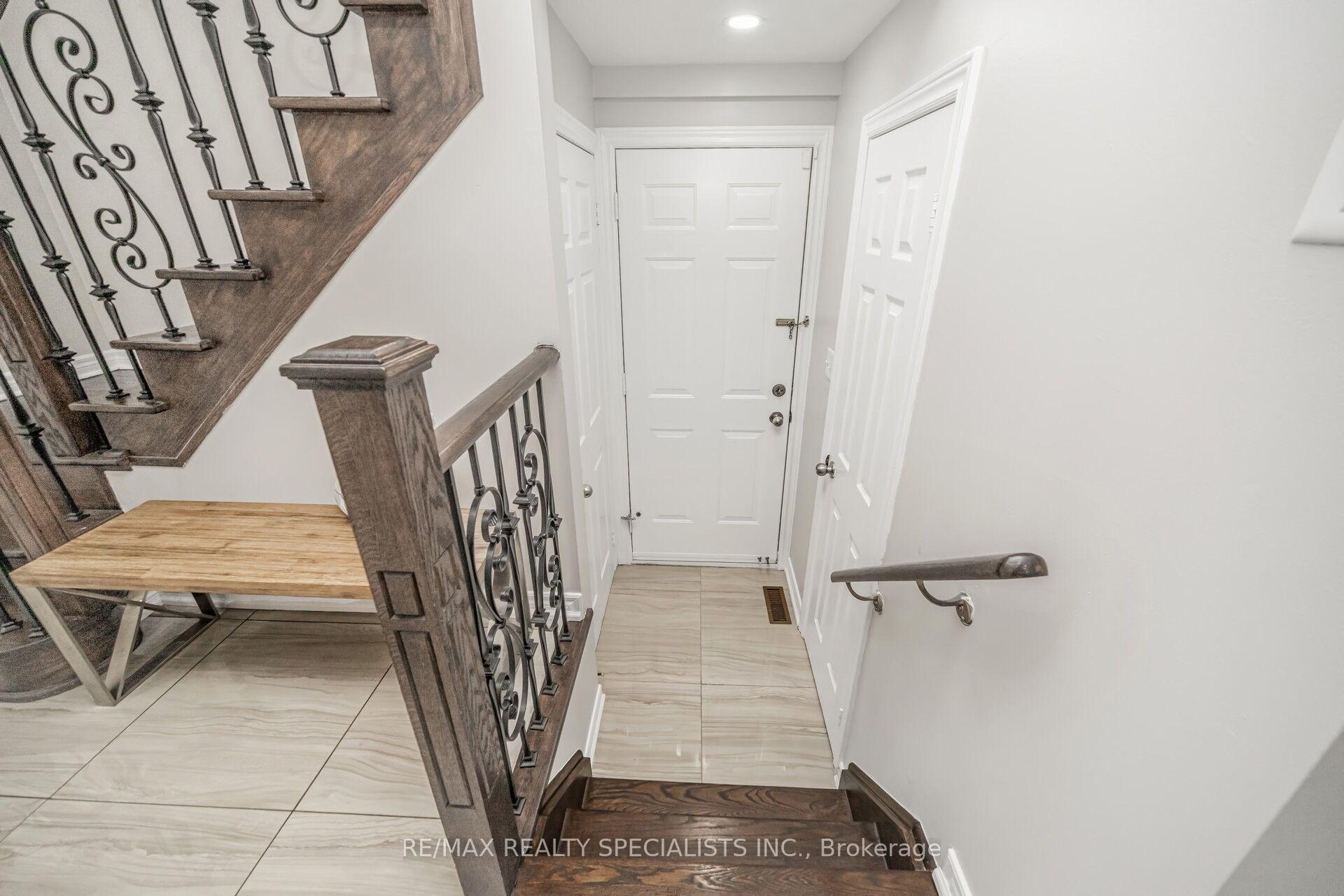 Photo 45 of 102 Chalkfarm Crescent, Brampton, Northwest Sandalwood Parkway — HOMEH