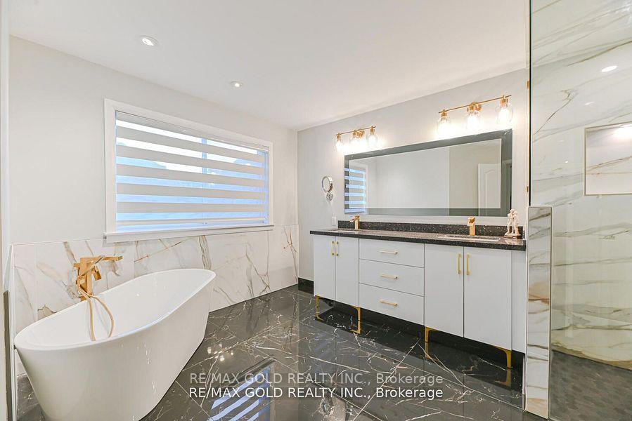 Photo 1 of 102 Sunny Meadow Boulevard, Brampton, Sandringham-Wellington — HOMEH